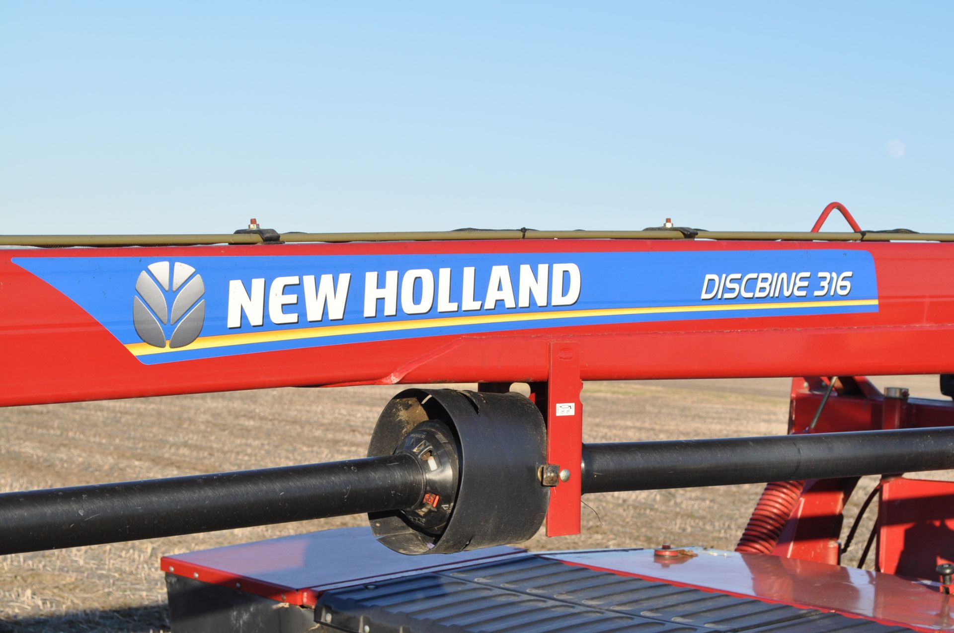 2014 New Holland 316 Mow Max II 16’ discbine, rubber on rubber rolls, center pivot, drawbar hitch, - Image 7 of 18