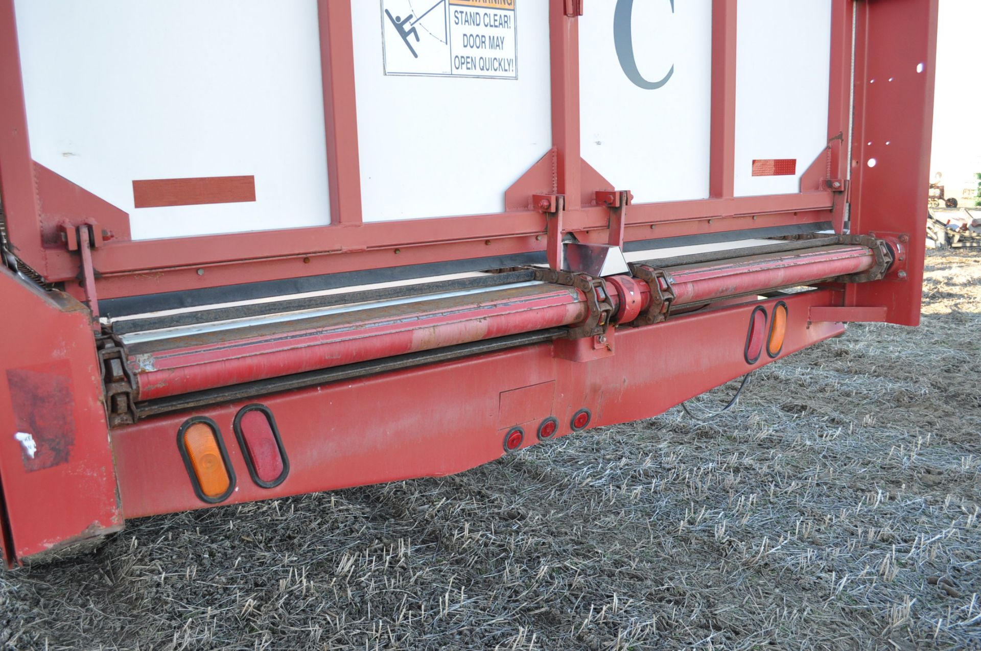 Meyer 8124 silage wagon, chain floor, 425/65 R 22.5 tires, tandem axle, hyd rear door, lights, - Image 7 of 12