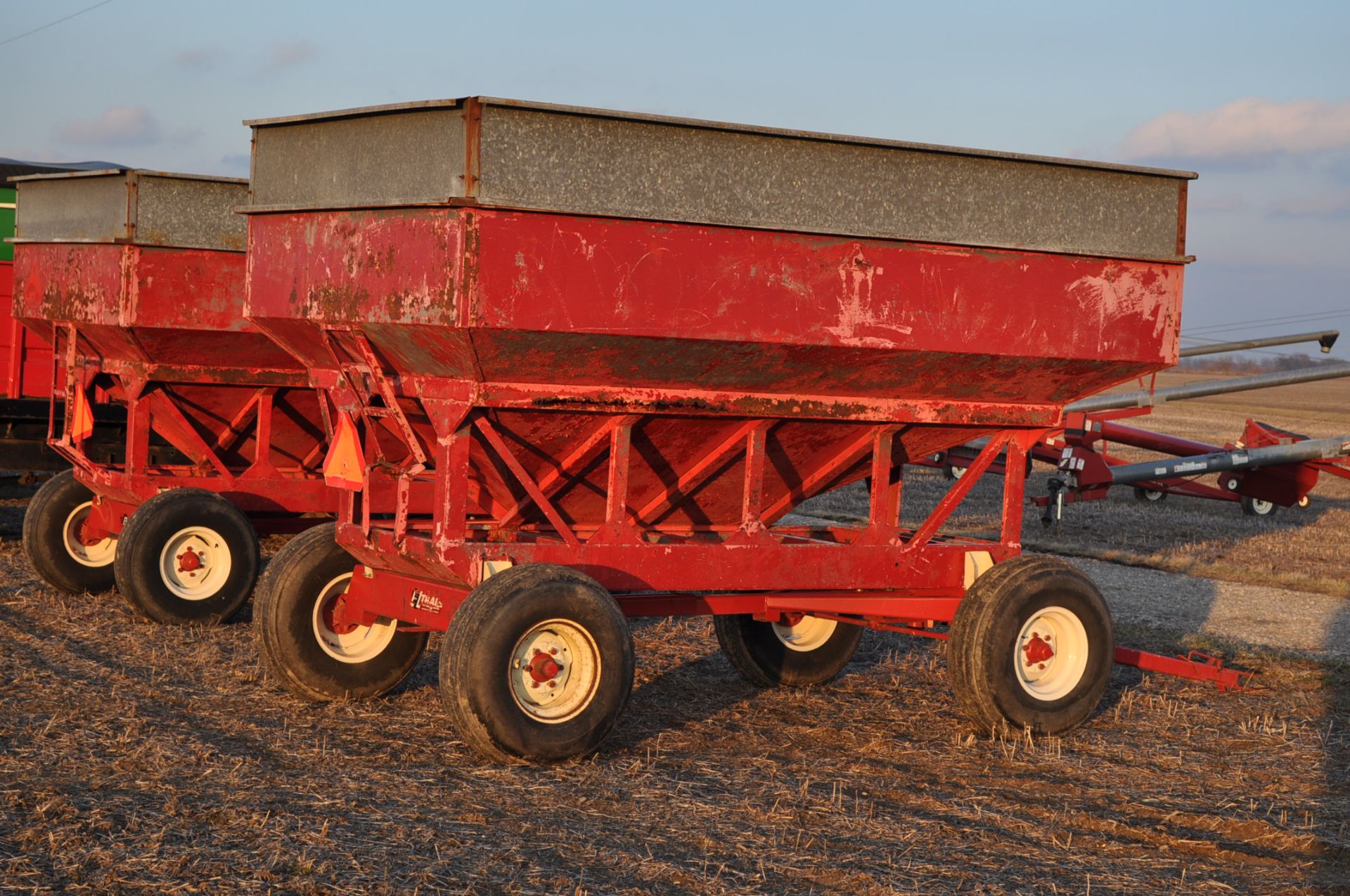 EZ-Trail gravity bed wagon on gear, 12.5-15SL tires - Image 3 of 10