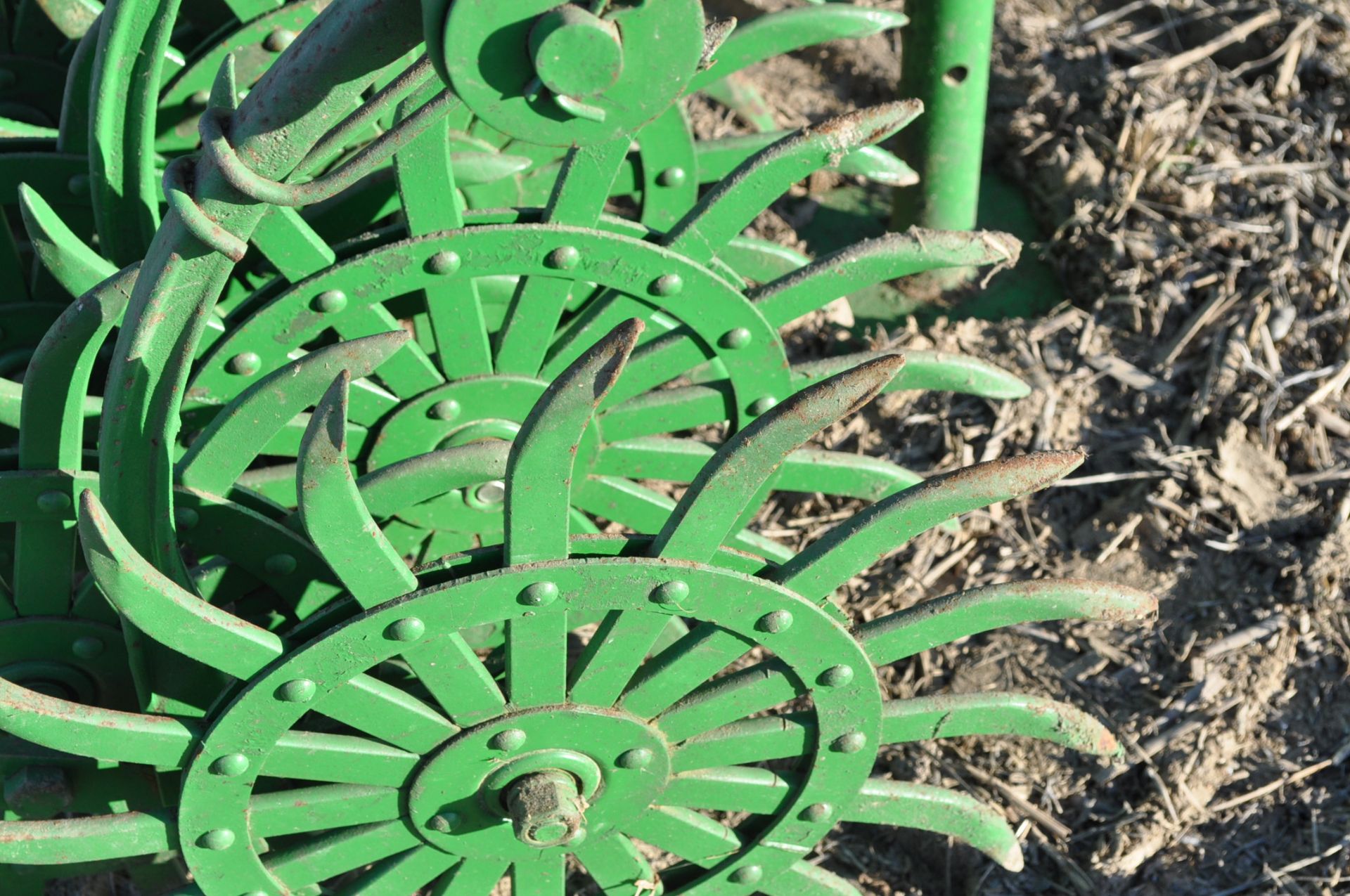 30’ John Deere 400 rotary hoe, hyd flat fold, 3 pt, wing wheels - Image 5 of 14