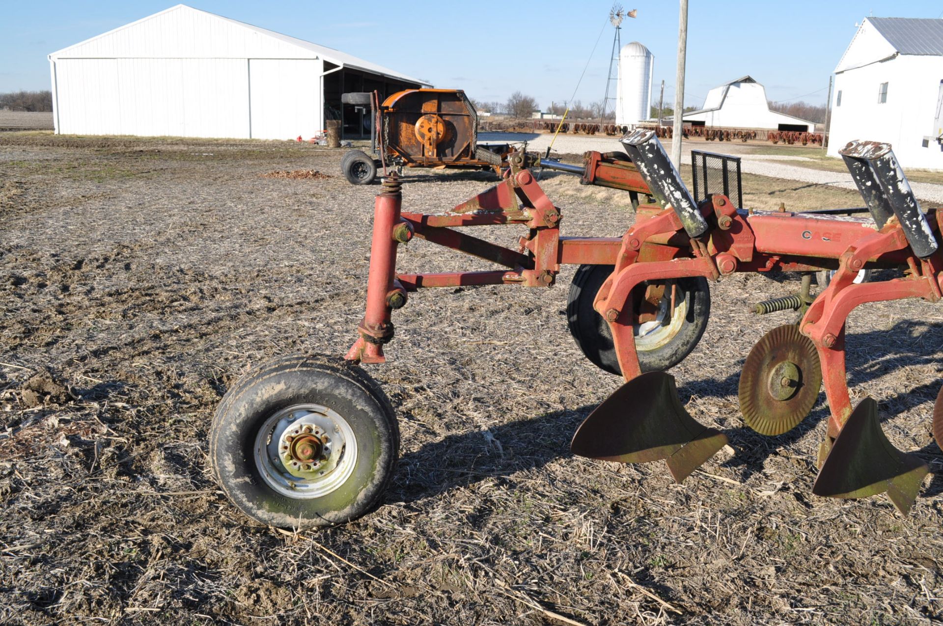 International 700 on-land 7-btm plow, auto reset, SN 1050000U001564 - Image 5 of 9