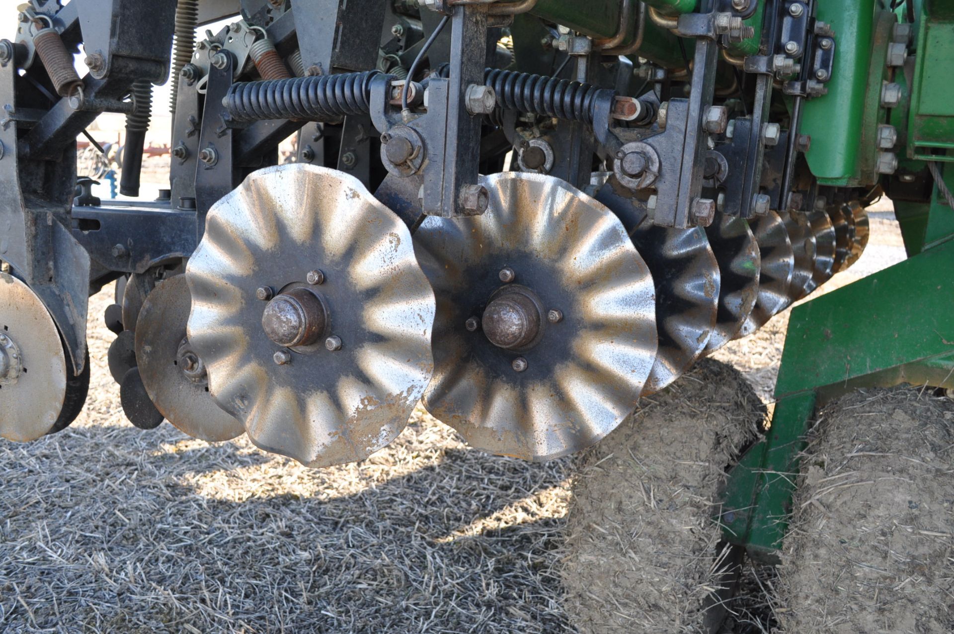 24’ Great Plains Solid Stand 2410NT drill, no-till coulters, seed loc wheel, single rubber press - Image 10 of 17