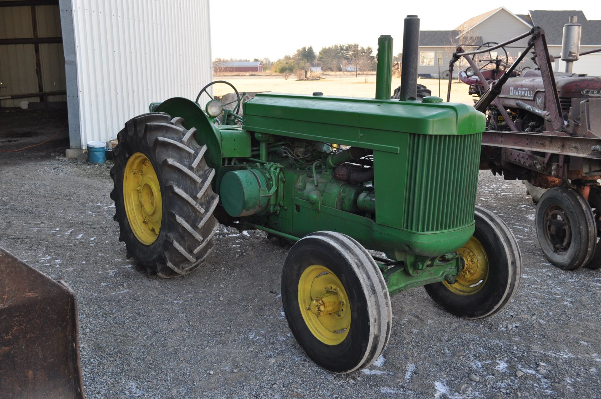 John Deere AR tractor, styled, 14.9-26 rear, 6.50-16 front, wide front, fenders, gasoline, single - Image 2 of 12