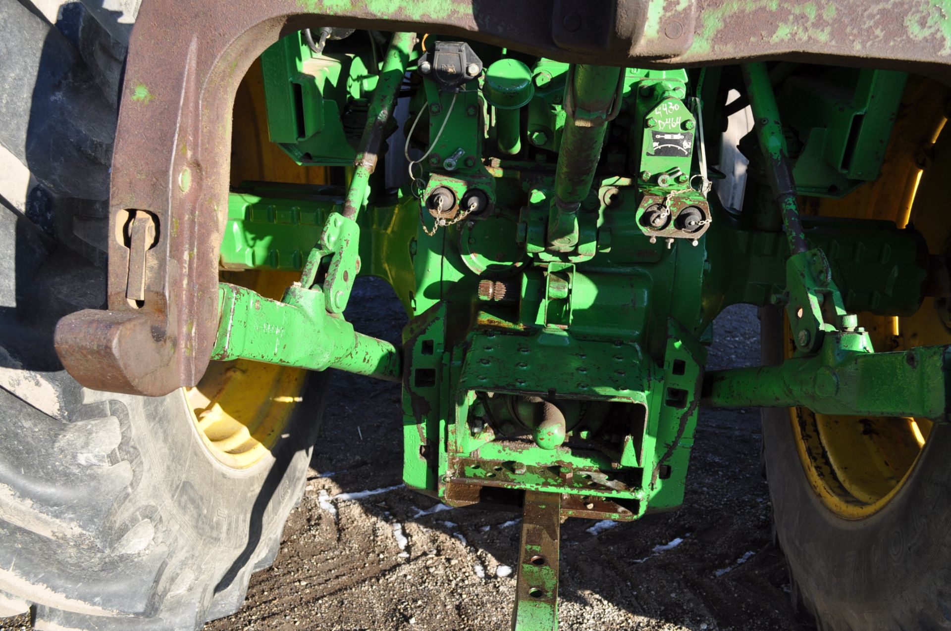 John Deere 4430 tractor, C/H/A, 18.4-38 duals, 11.00-16 front, front weights, Quad range, 2 hyd, 3 - Image 10 of 18