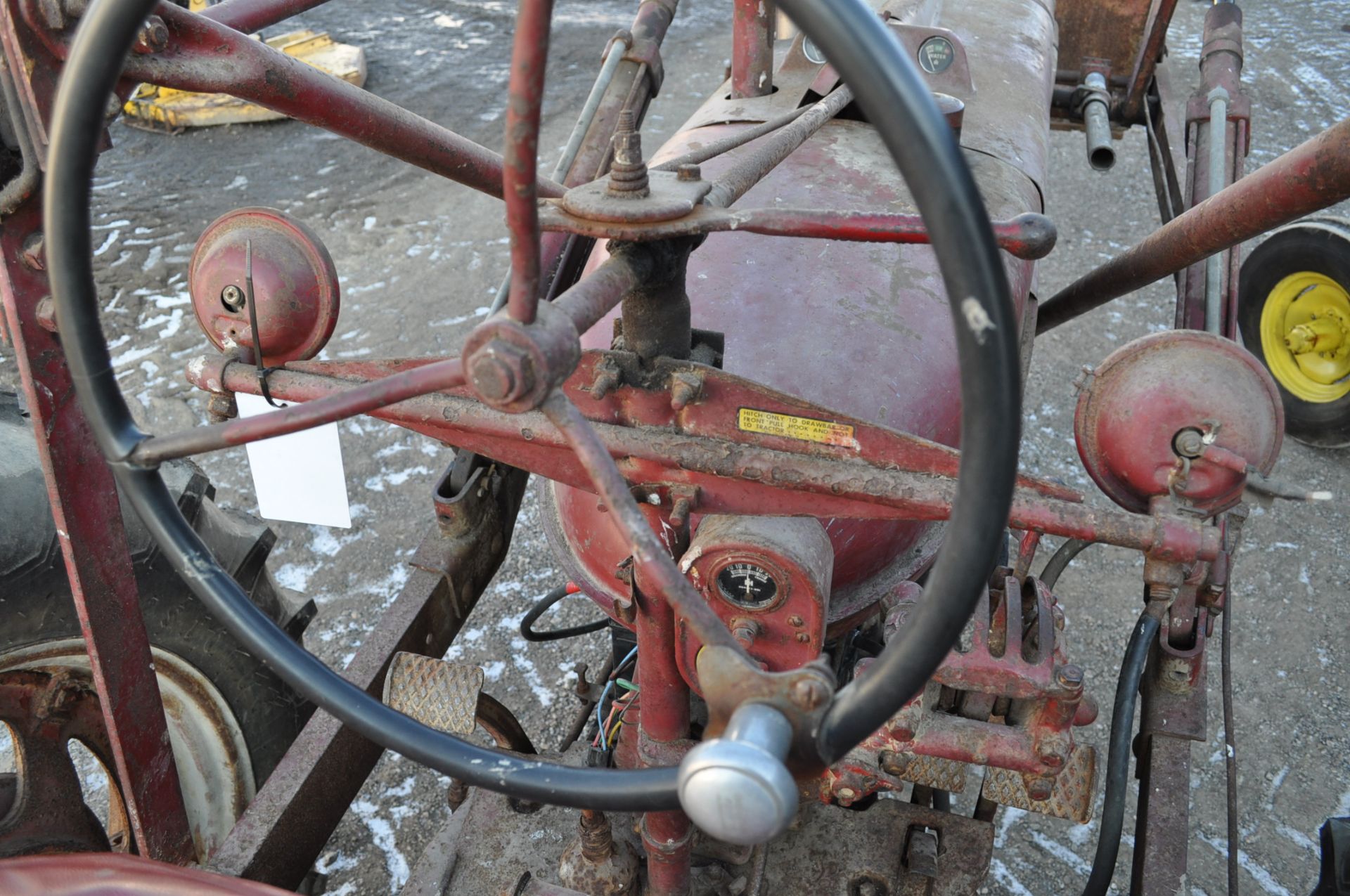 Farmall M tractor, 13.6-38 rear, narrow front, gasoline, loader, 540 PTO, SN FBK276 - Image 10 of 11