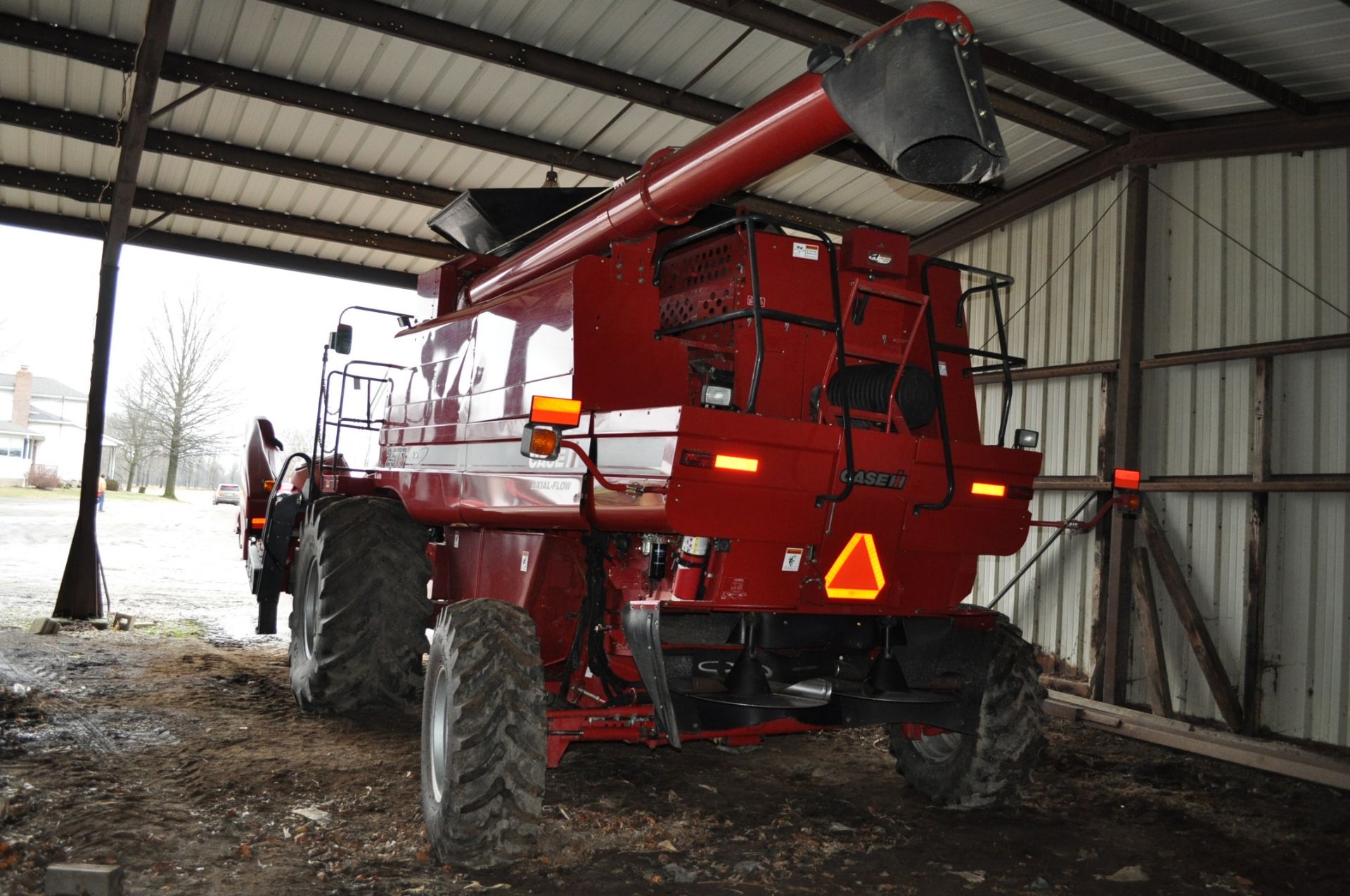 Case IH 2577 Combine, 4WD, 900/60R32 Michelin MegaXbib drive, 18.4-26 rear, rock trap, AFX rotor, - Image 5 of 19