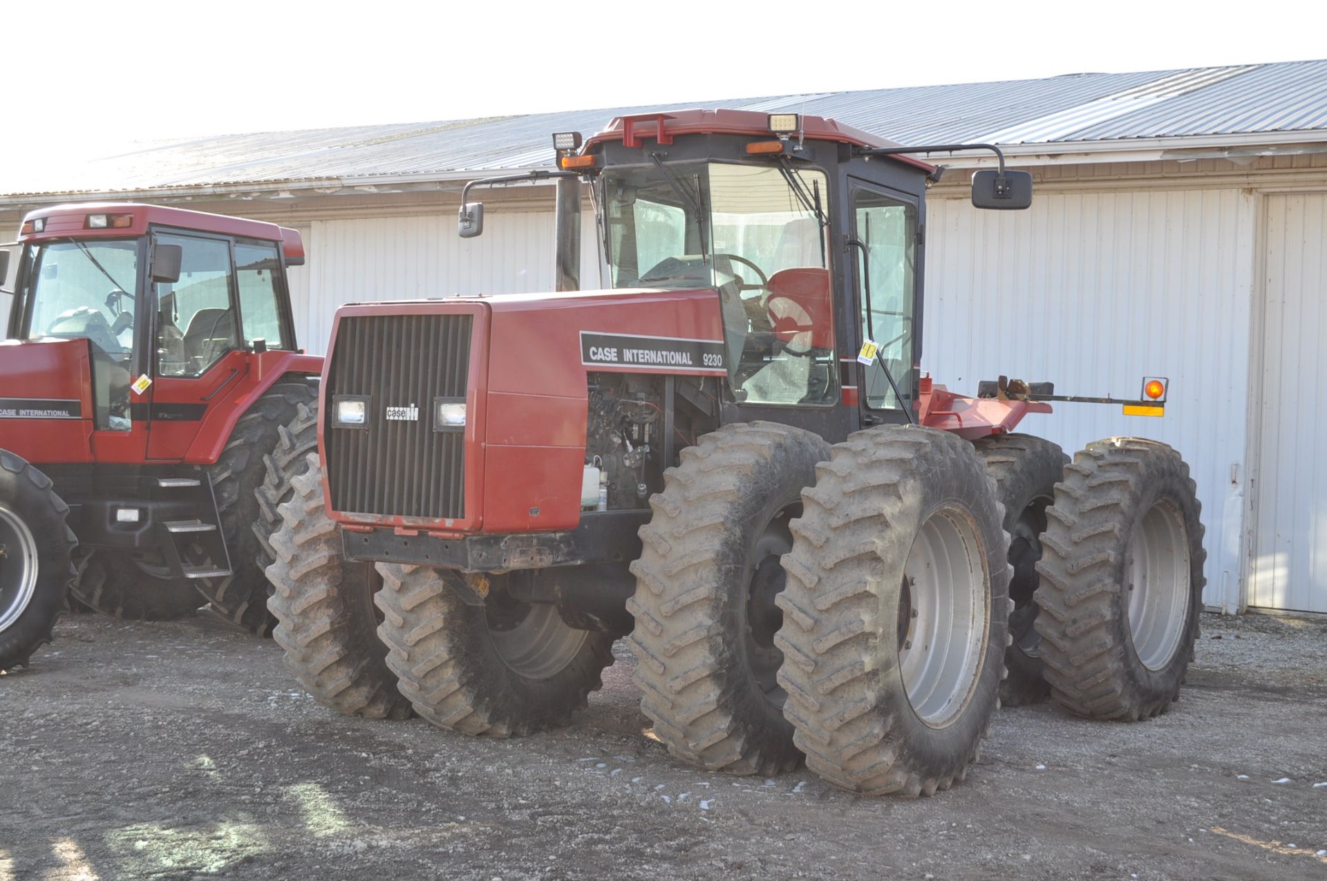 Case IH 9230 4WD tractor, 18.4-38 duals, power shift, skip shift, 4 hyd remotes, 3pt, quick hitch, - Image 2 of 23