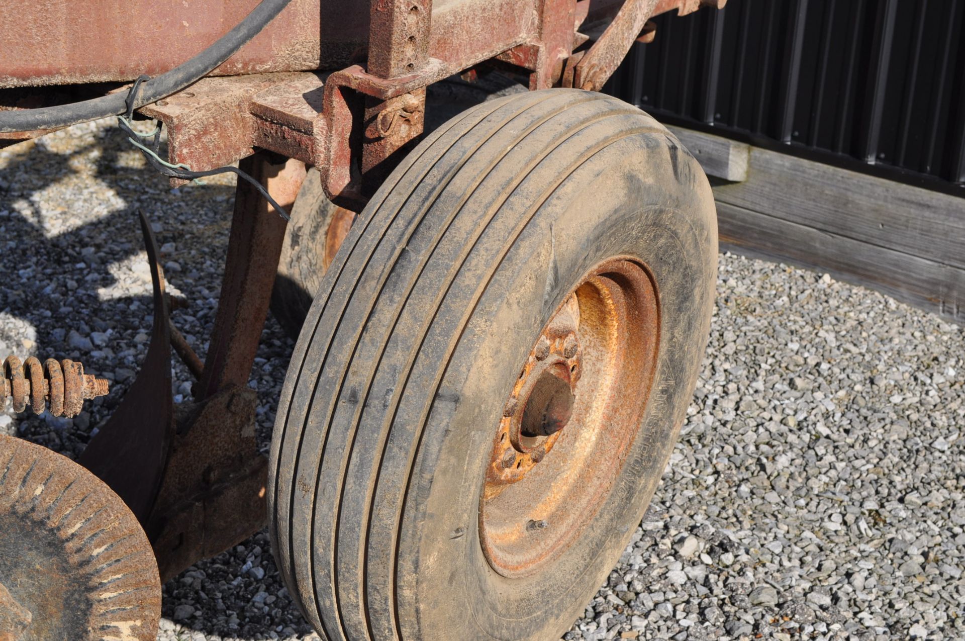 International 700 onland moldboard plow, 7 btm, auto reset trip - Image 6 of 16