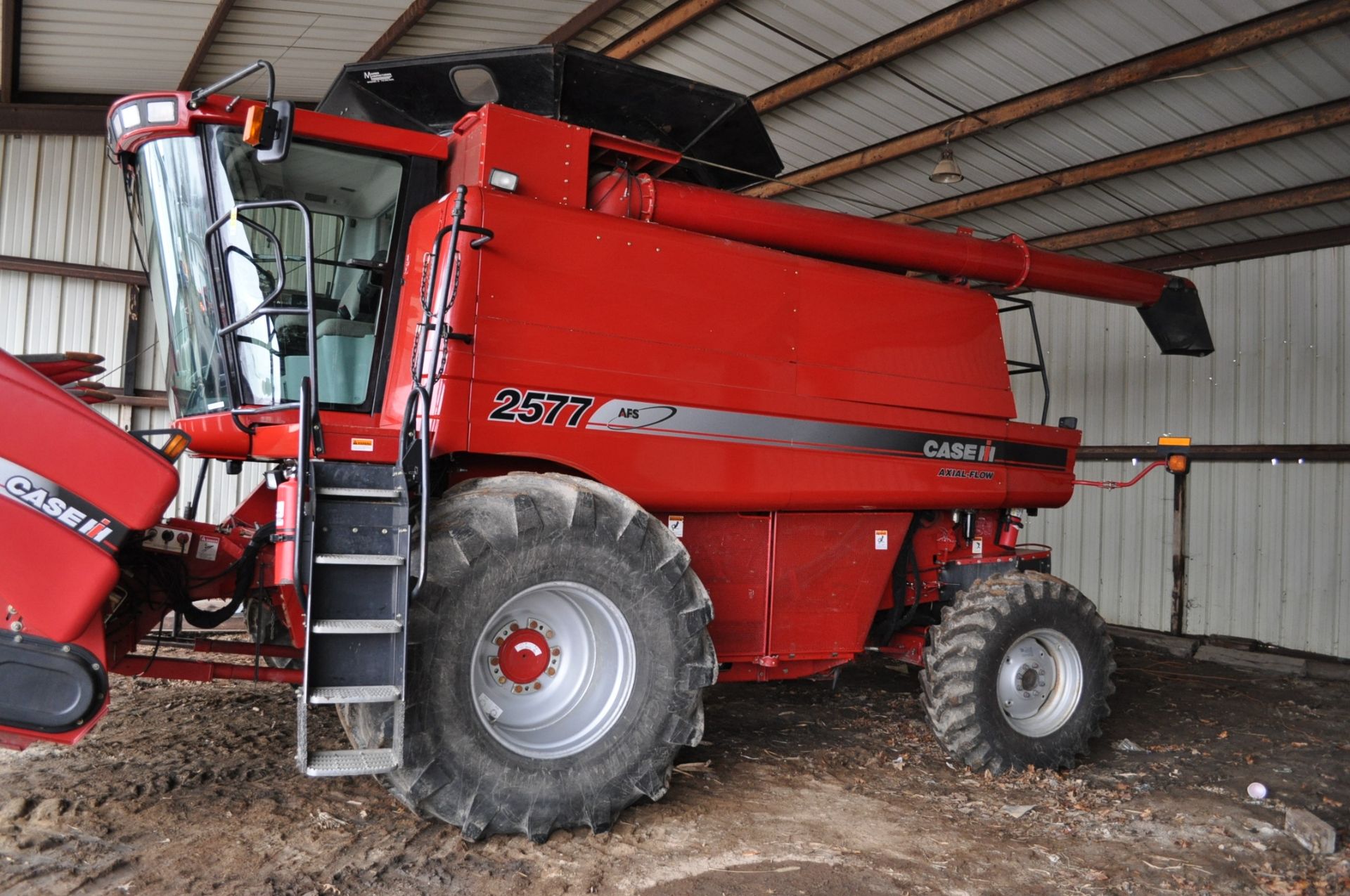 Case IH 2577 Combine, 4WD, 900/60R32 Michelin MegaXbib drive, 18.4-26 rear, rock trap, AFX rotor,