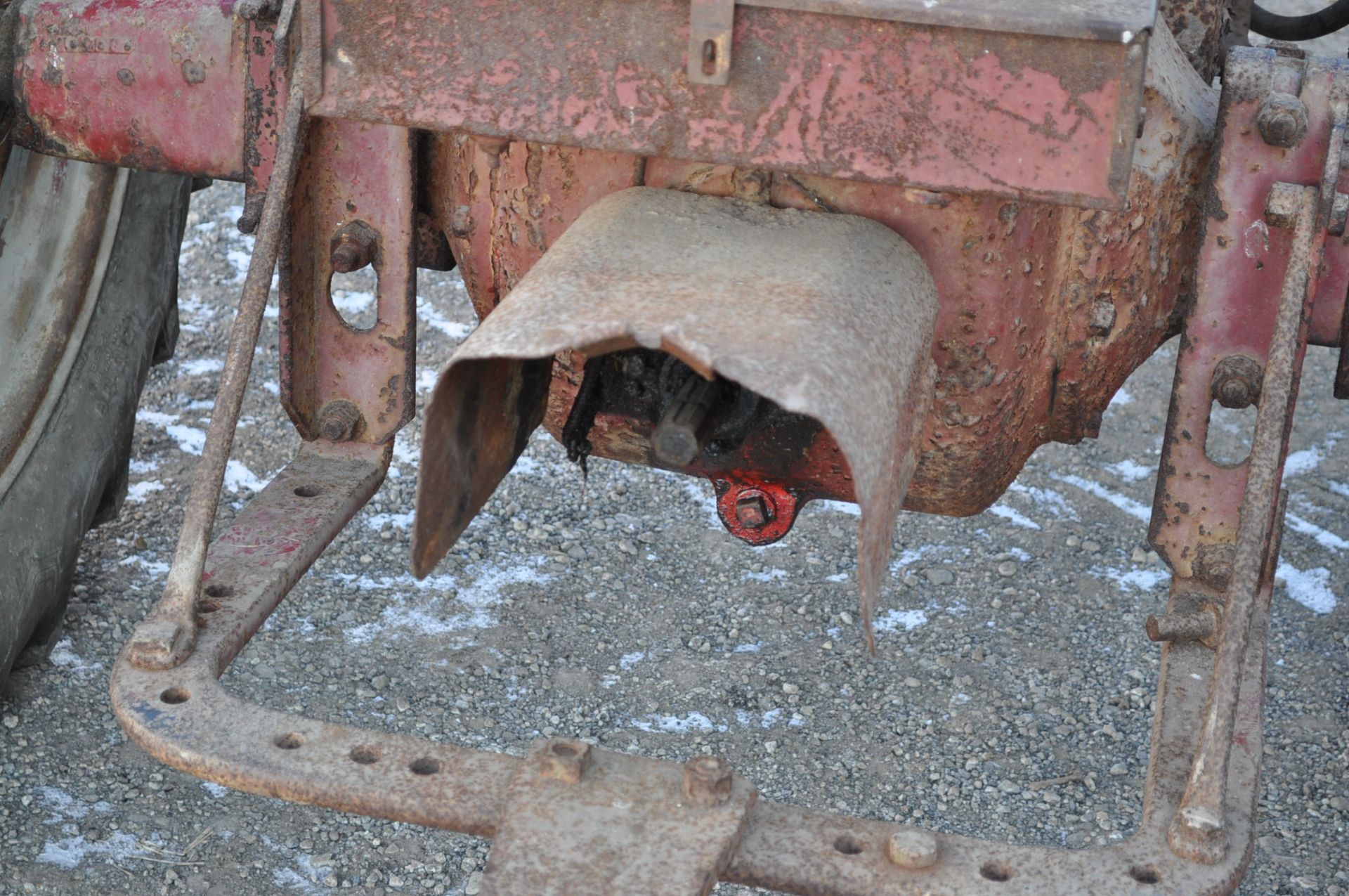 Farmall M tractor, 13.6-38 rear, narrow front, gasoline, loader, 540 PTO, SN FBK276 - Image 8 of 11