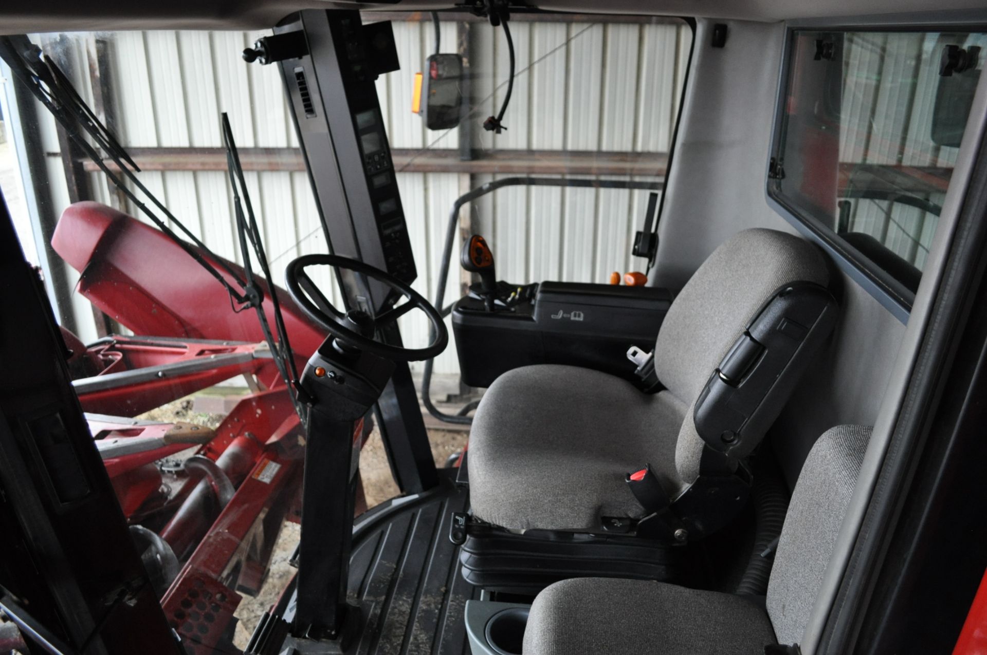 Case IH 2577 Combine, 4WD, 900/60R32 Michelin MegaXbib drive, 18.4-26 rear, rock trap, AFX rotor, - Image 15 of 19