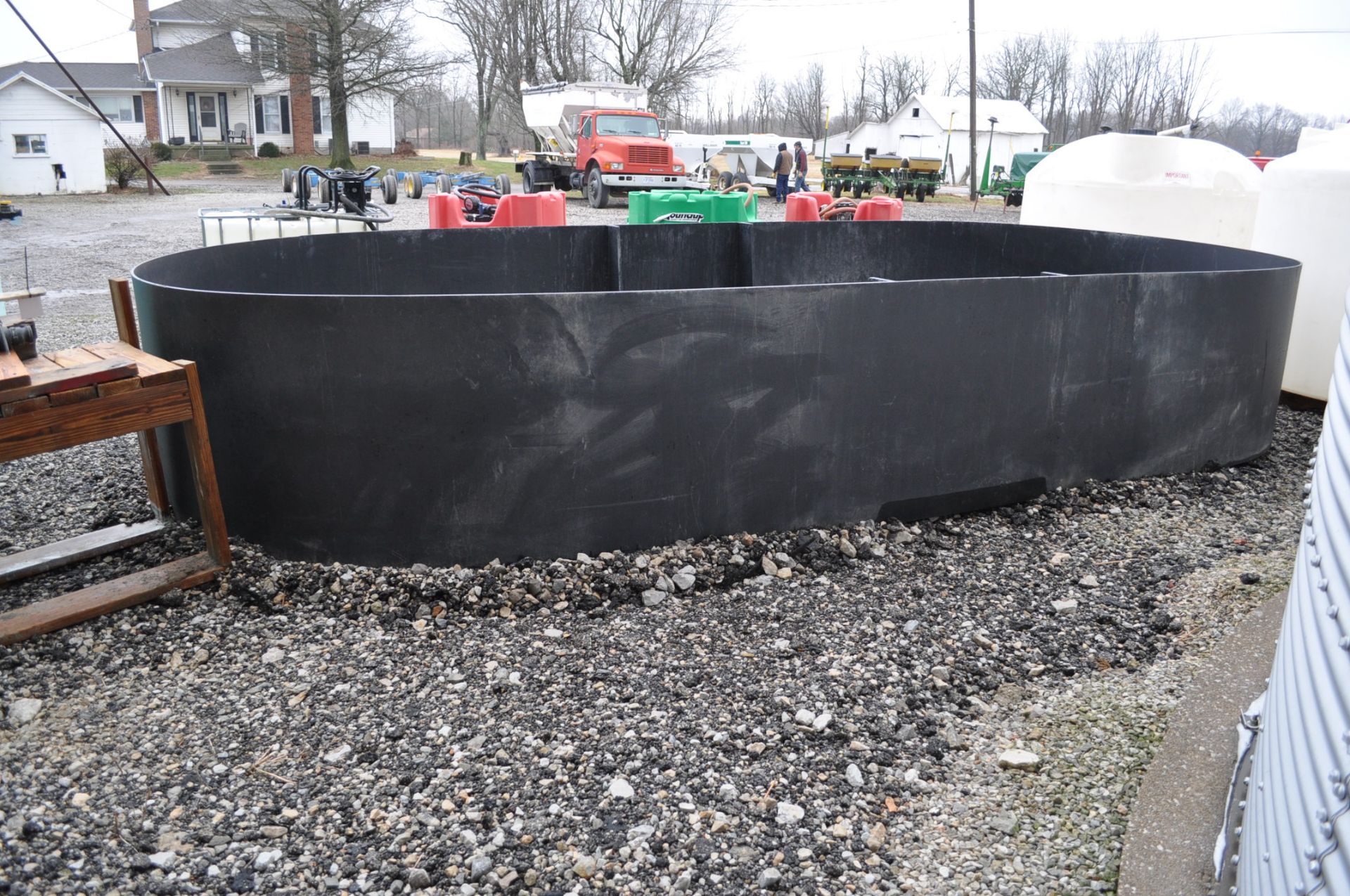 GVM poly dike, 10 ½’ wide, 22’ long, 41” high - Image 3 of 4