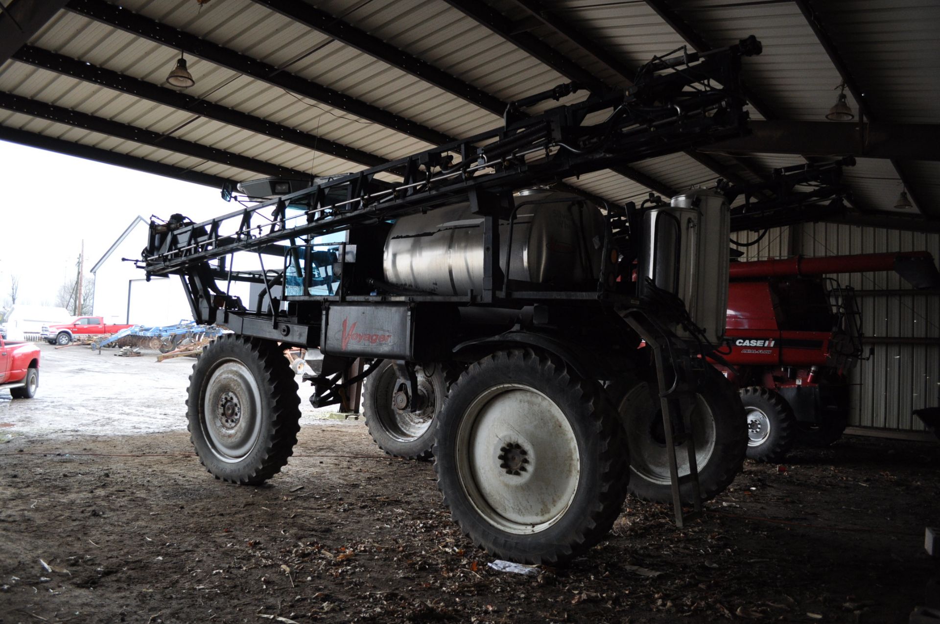 Silver Wheels Voyager 2000 sprayer, 14.9R46 tires, hydrostatic, 90’ boom, 15” nozzle spacing, 1000 - Image 4 of 21