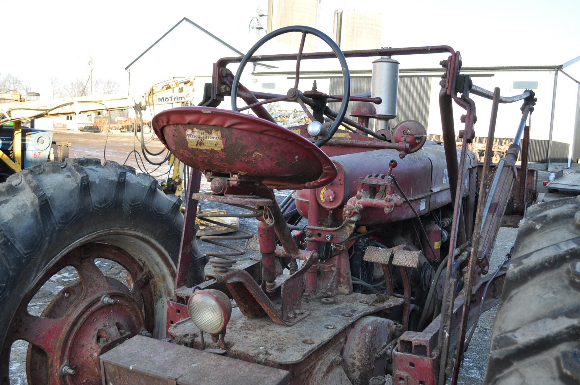 Farmall M tractor, 13.6-38 rear, narrow front, gasoline, loader, 540 PTO, SN FBK276 - Image 9 of 11