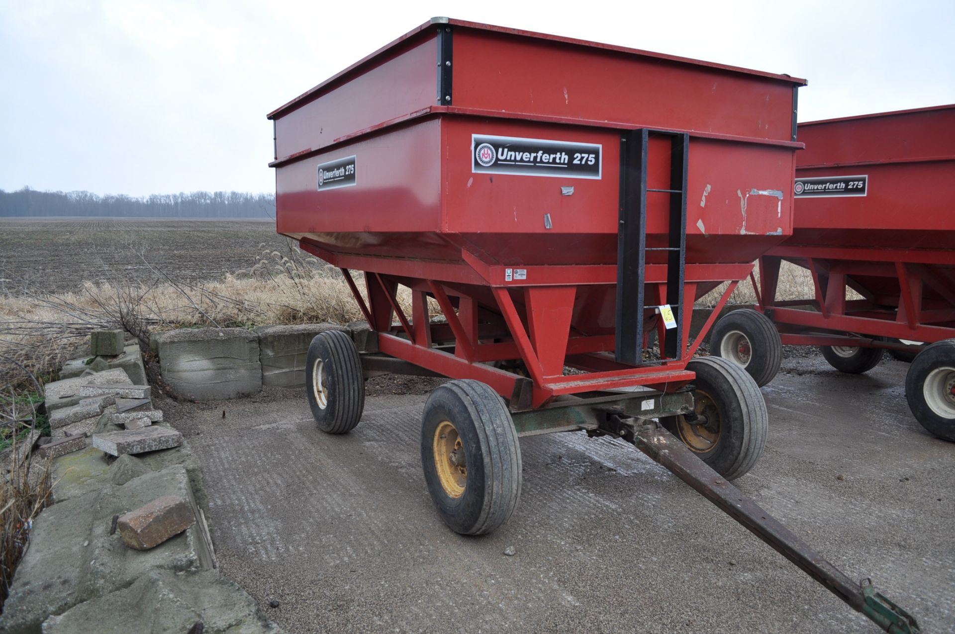 Unverferth 275 gravity wagon on gear, 10.00-15 tires - Image 4 of 9