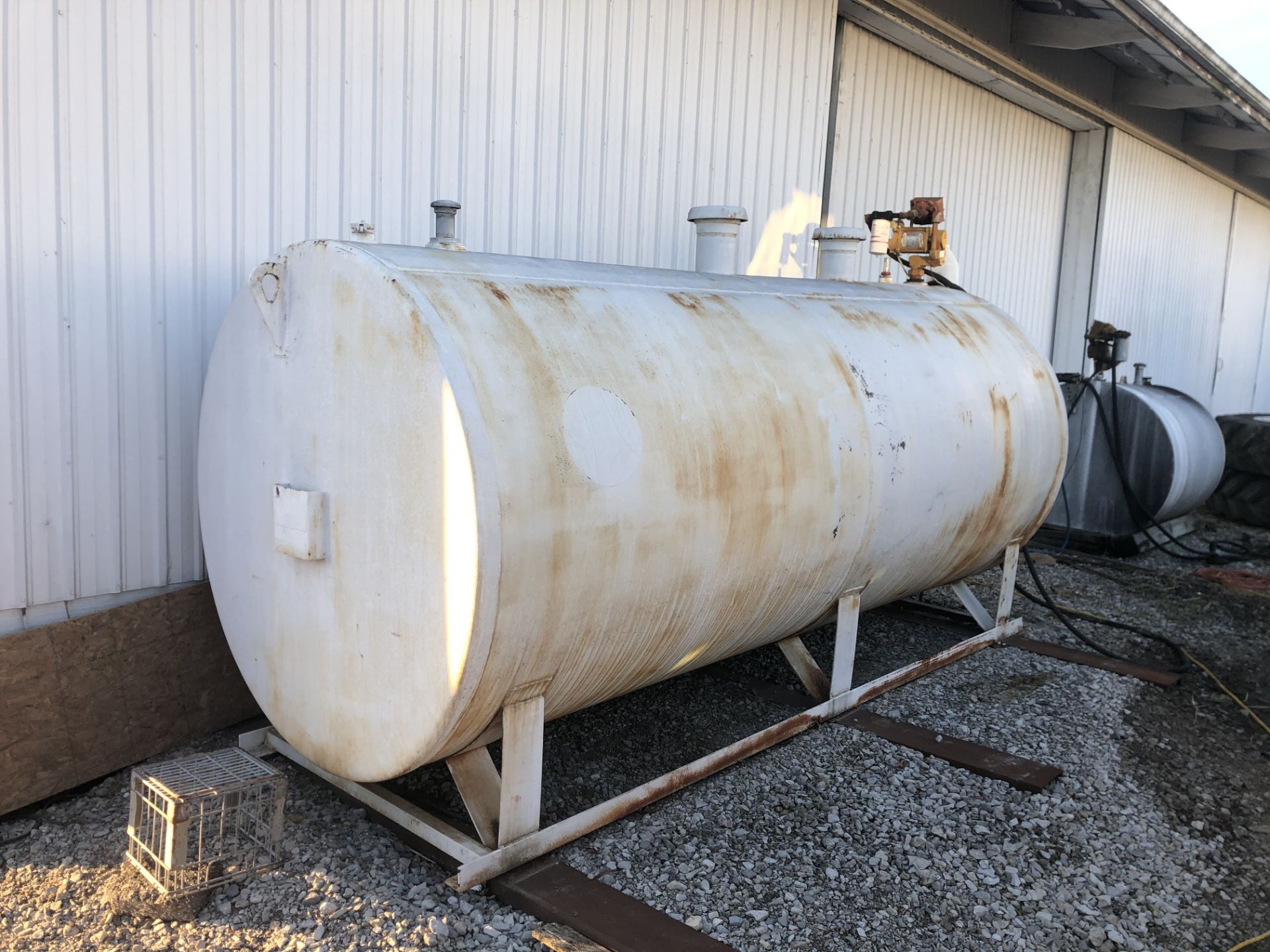 2000 gal dual wall fuel tank with 110 volt pump, hose and nozzle - Image 3 of 4