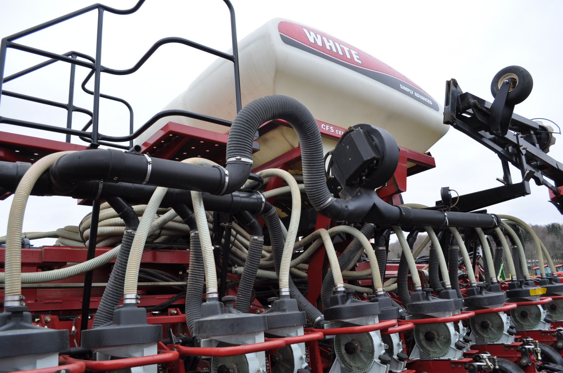 White 8831 31 x 15” planter, central fill, no-till coulters, drawbar hitch, air meter, markers, - Image 9 of 18