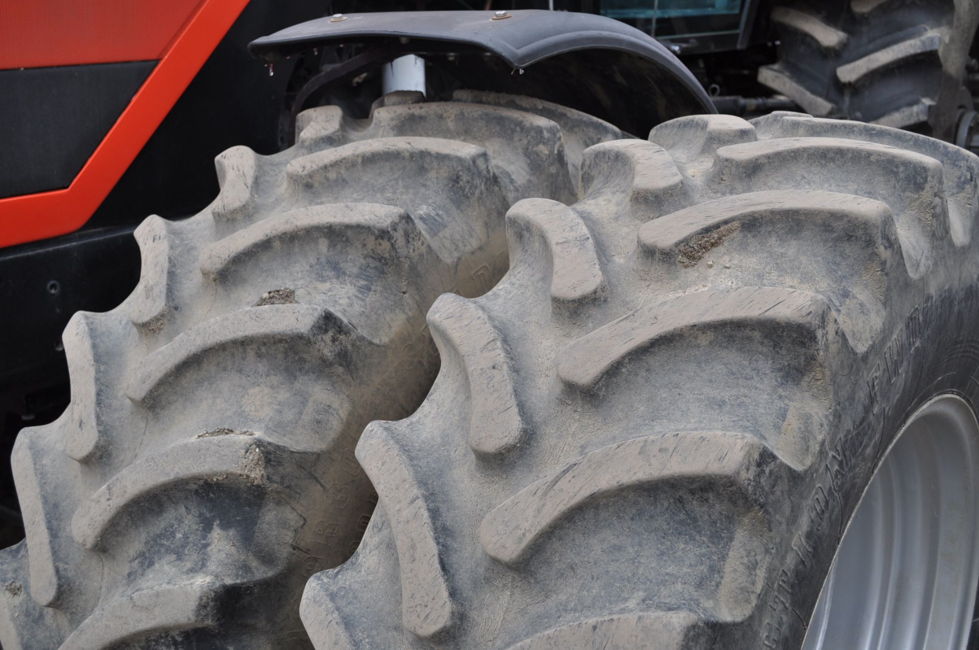 Agco Allis 9695 MFWD tractor, 520/85 R 42 rear duals, 420/90 R 30 front duals, fenders, frt wts, 3 - Image 5 of 18