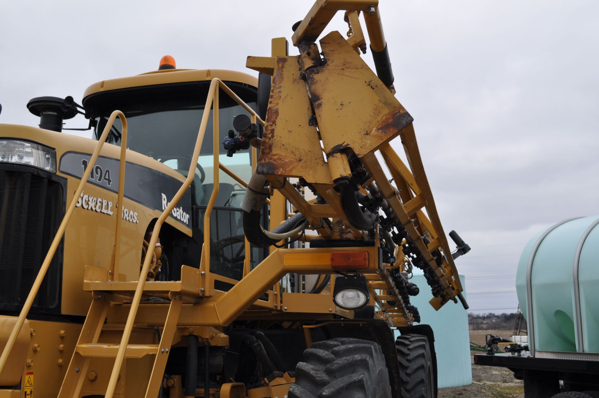 RoGator 1194 sprayer, Michelin VF 380/90 R 46 spray bib tires, 650/65 R 38 floater tires, 90’ booms, - Image 14 of 32