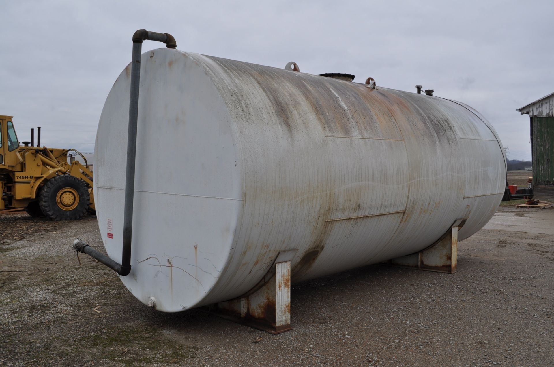 10,000 gallon single-wall fuel tank, plumbed for 3” Kamlok fill, saddles, 110 v pump w/ meter & auto - Image 3 of 12