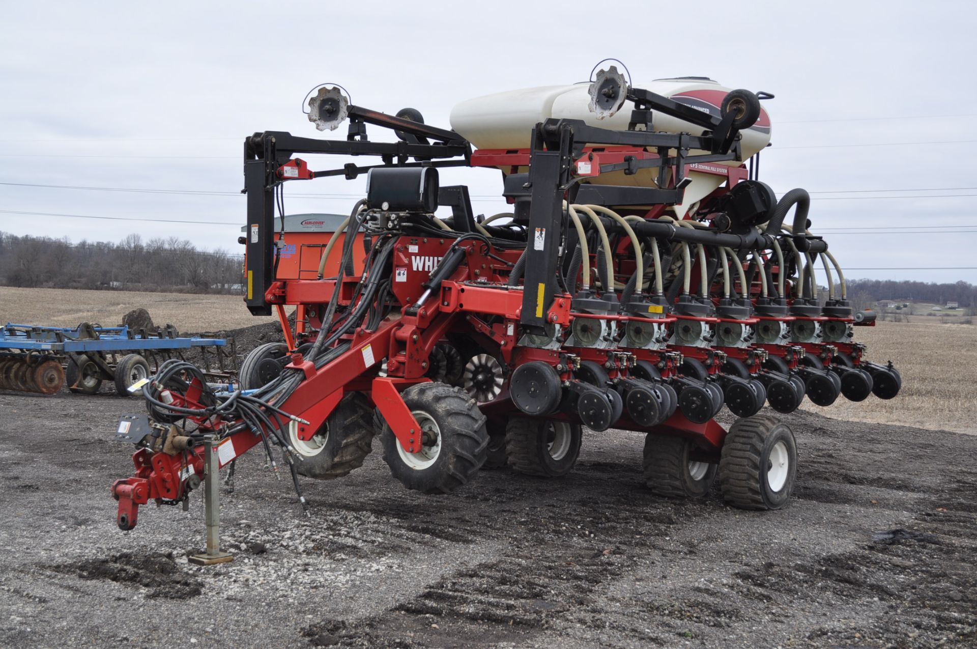 White 8831 31 x 15” planter, central fill, no-till coulters, drawbar hitch, air meter, markers, - Image 2 of 18