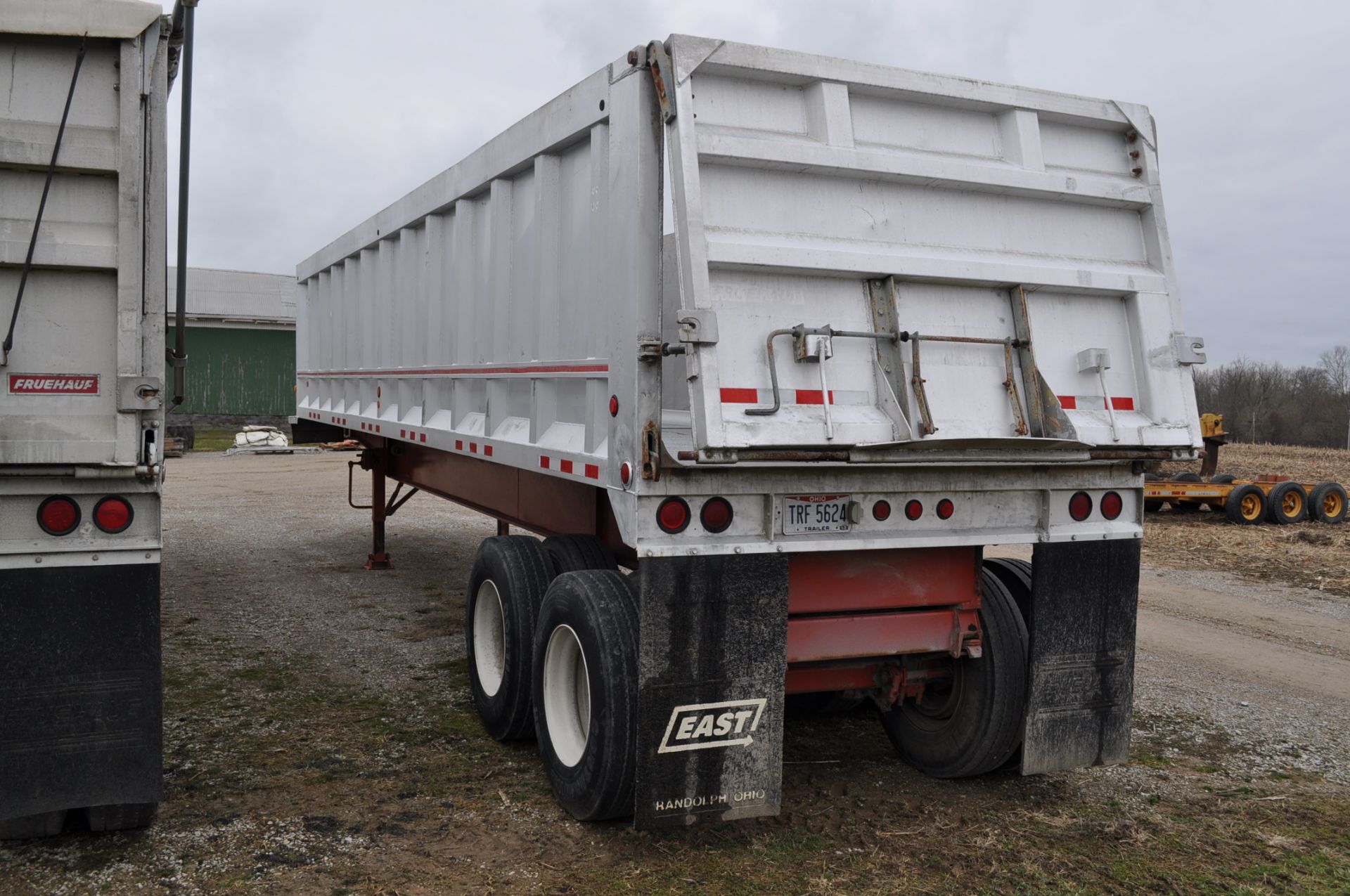 1989 34’ Fruehauf end dump aluminum trailer, 37’ steel frame, tandem axle, 11 R 22.5 tires, disc - Image 4 of 11