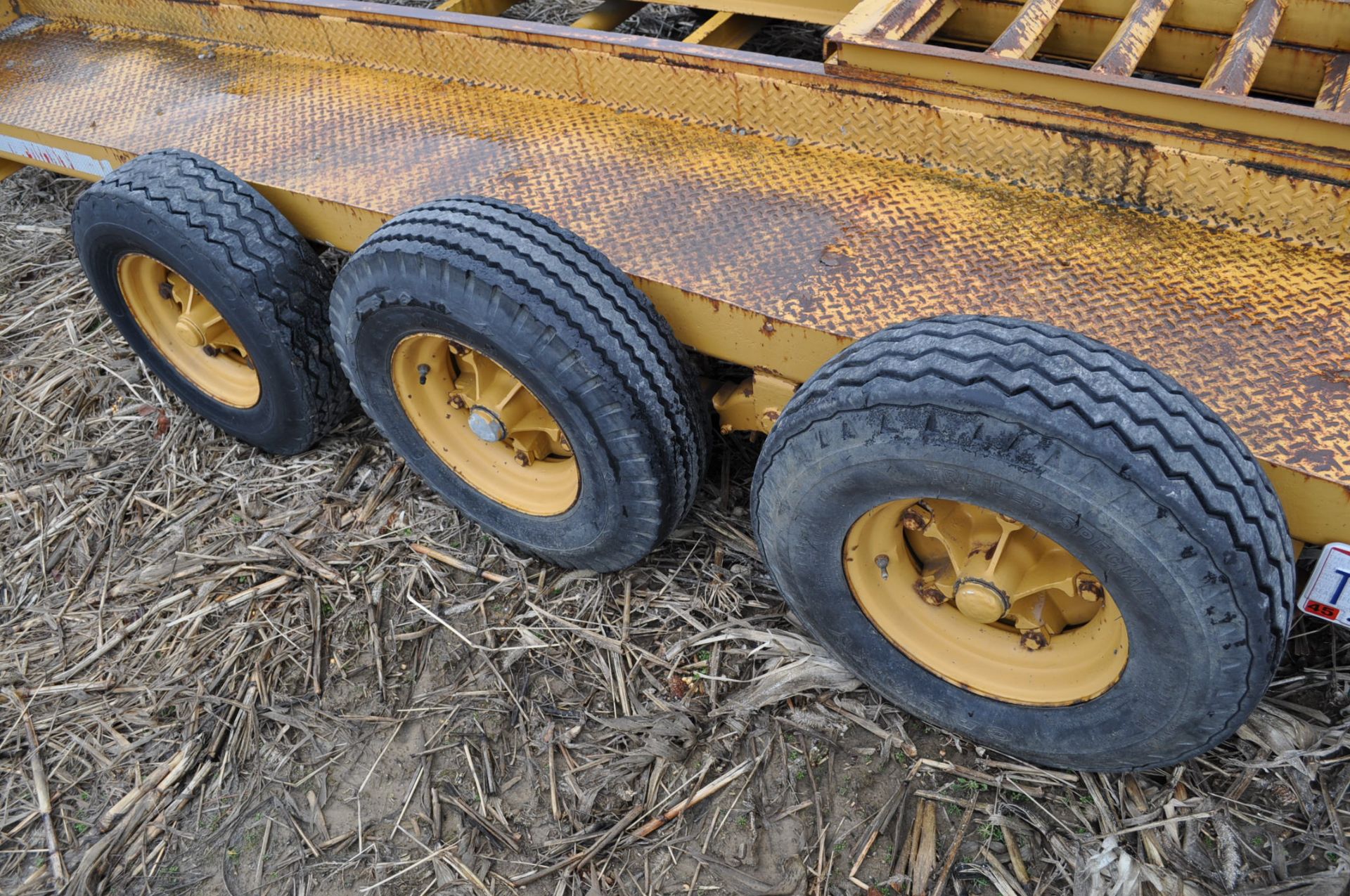 15’ x 78’ pintle hitch equipment trailer, tri-axle, 8-14.5 tires, ramps, elec brake, NO title - Image 5 of 9