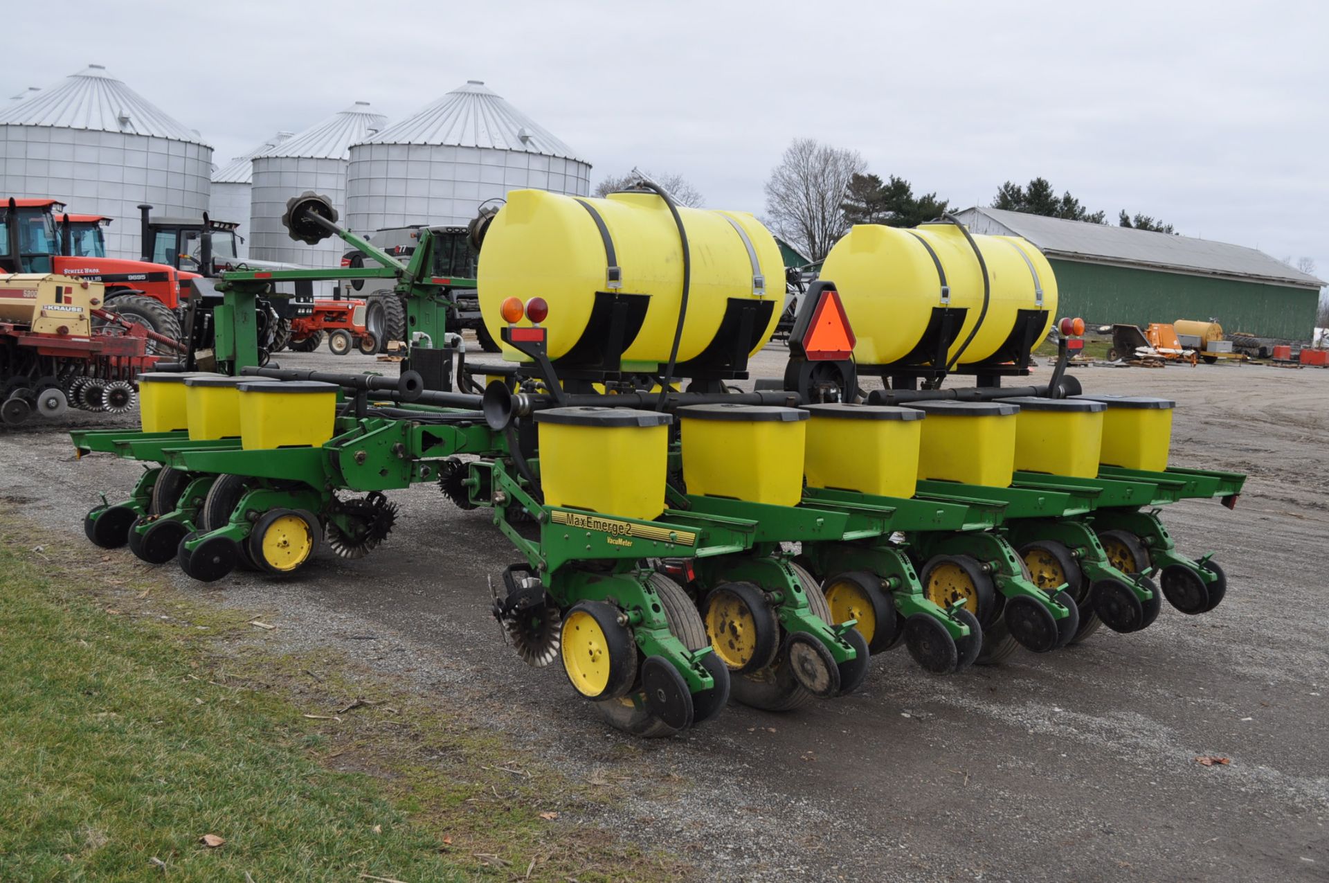 John Deere 7200 conservation 12x30” planter, front fold, no-till coulters, ME 2-row units, 1.5 bu - Image 3 of 12