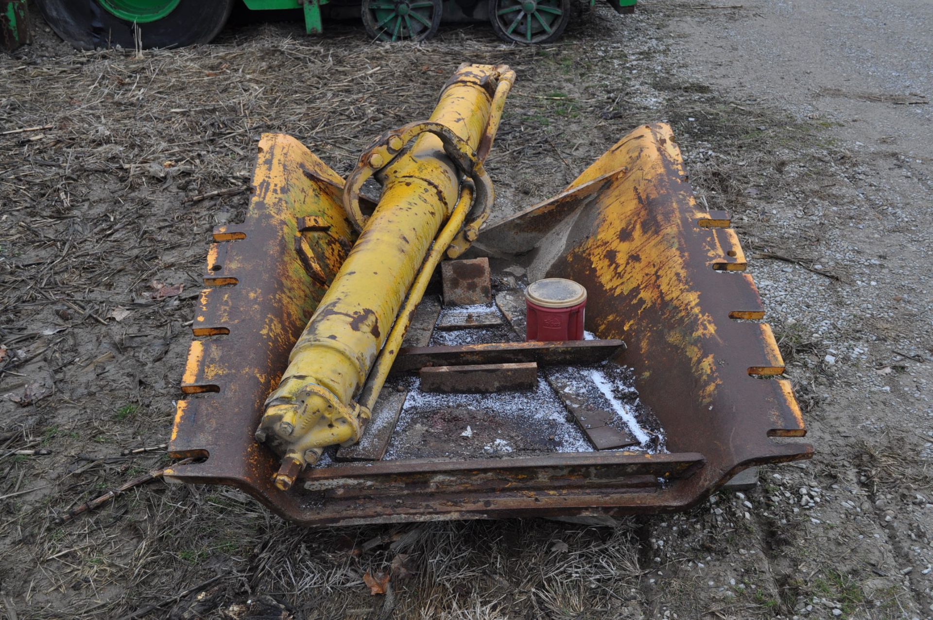 Fiat-Allis 41-B dozer, 32” wide tracks, 2-way 18 ½’ blade, rear ripper, SN 75503356 - Image 21 of 22