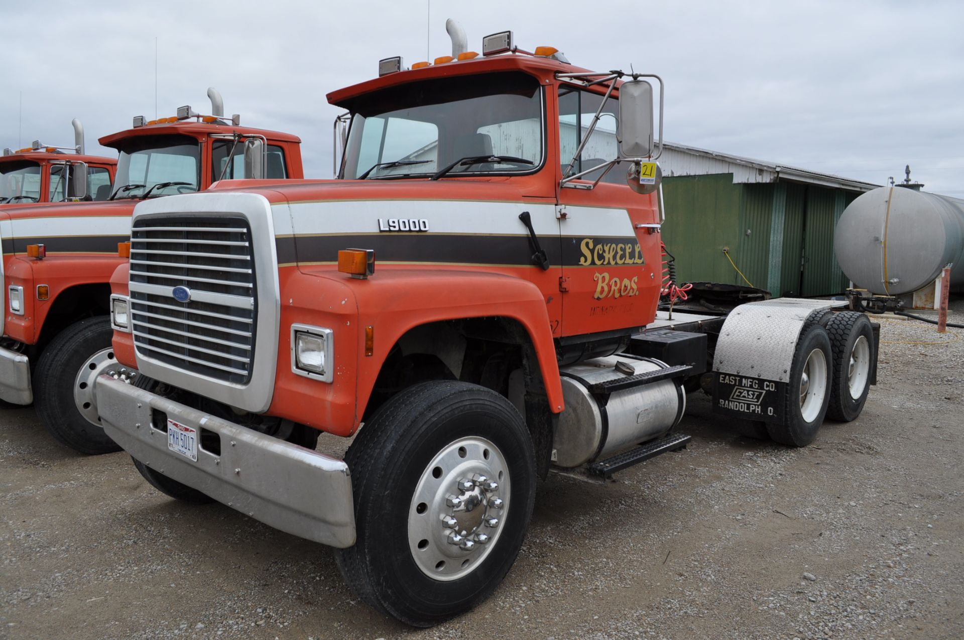 1985 Ford L9000 semi truck, day cab, Cummins NTC-350, Eaton 13-spd, pto, 2-line wet kit, 200” WB,