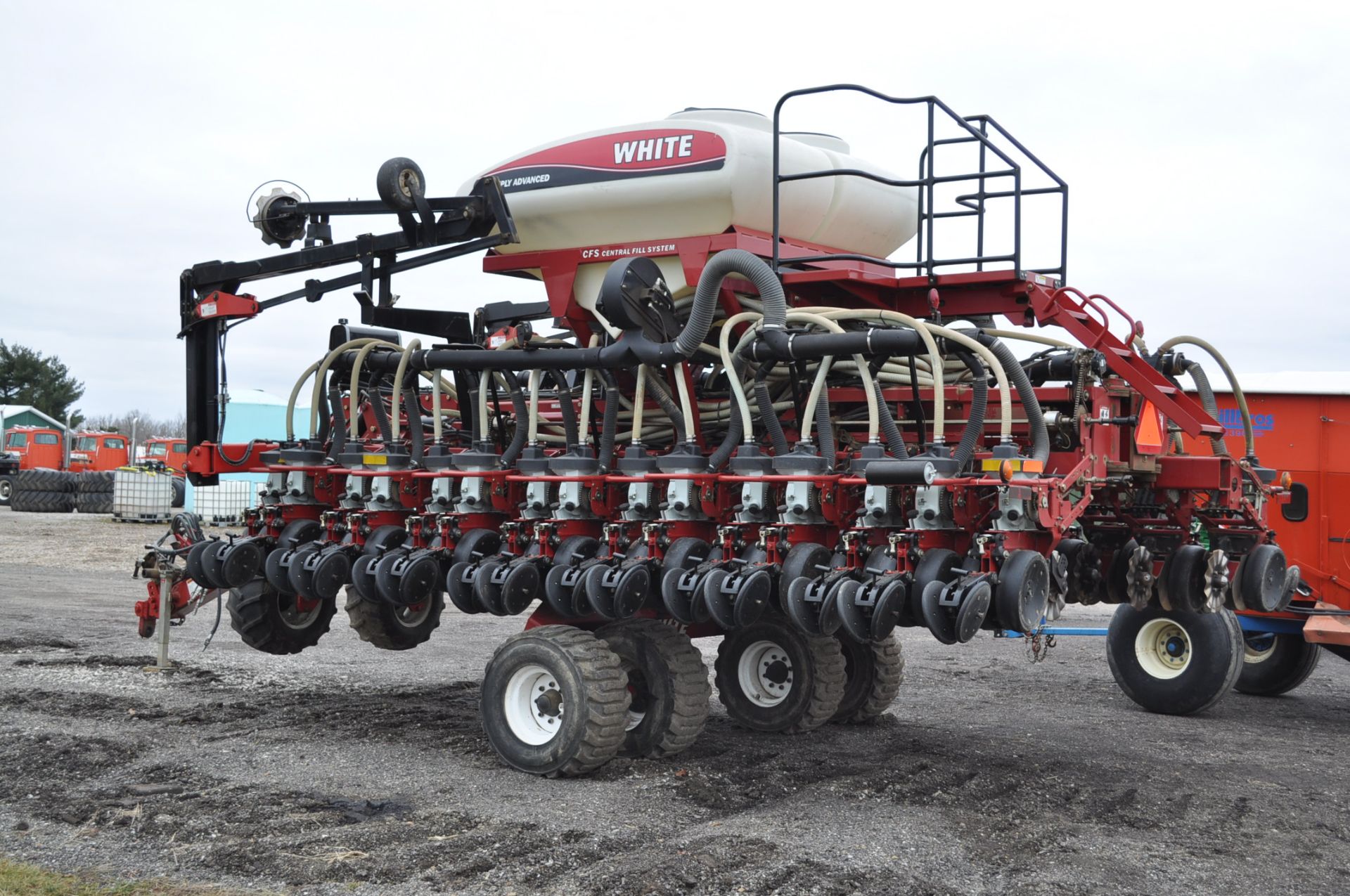 White 8831 31 x 15” planter, central fill, no-till coulters, drawbar hitch, air meter, markers, - Image 3 of 18