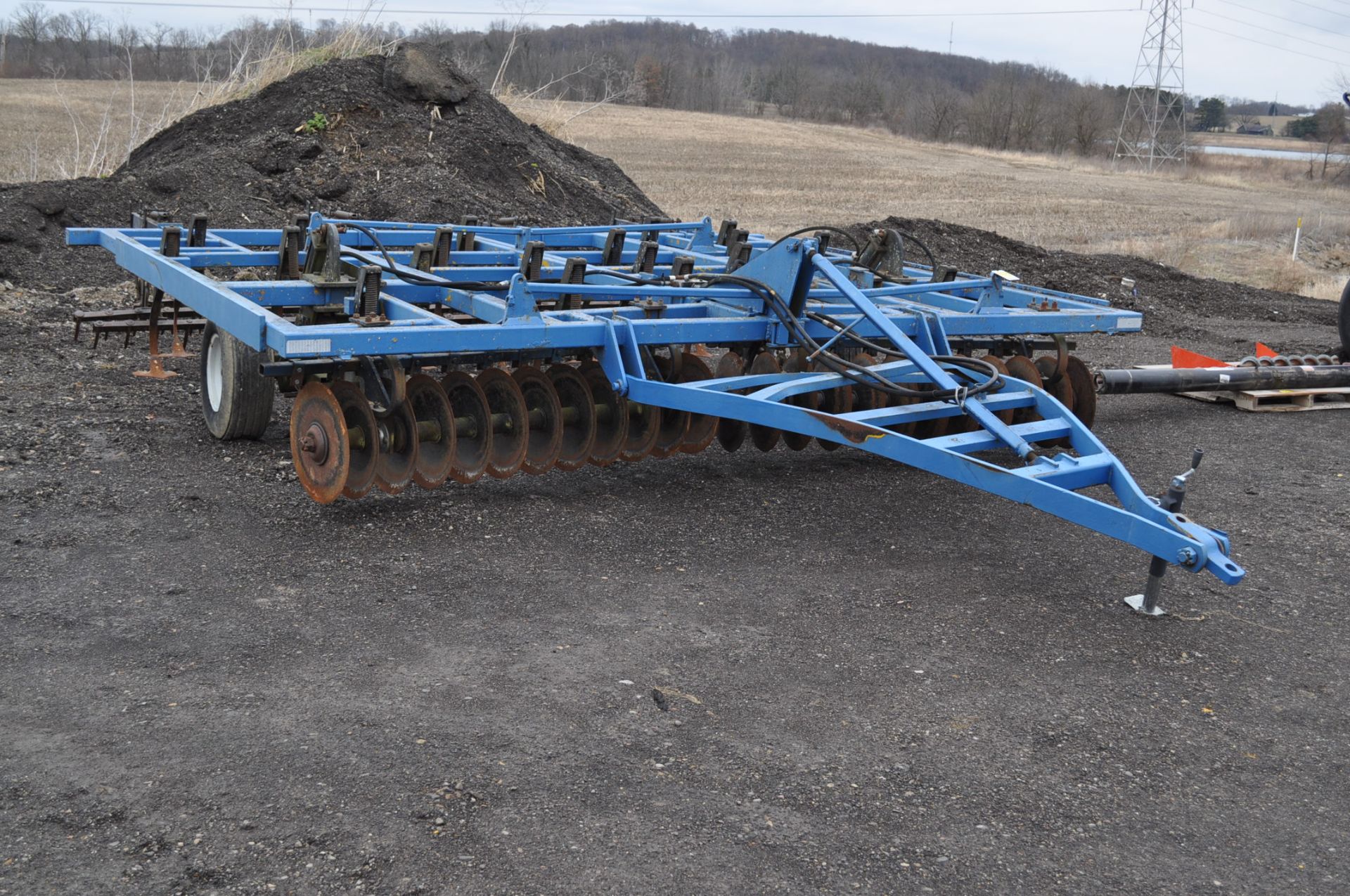 15’ field cultivator, front discs, walking tandems, 3-bar rear harrow - Image 2 of 8