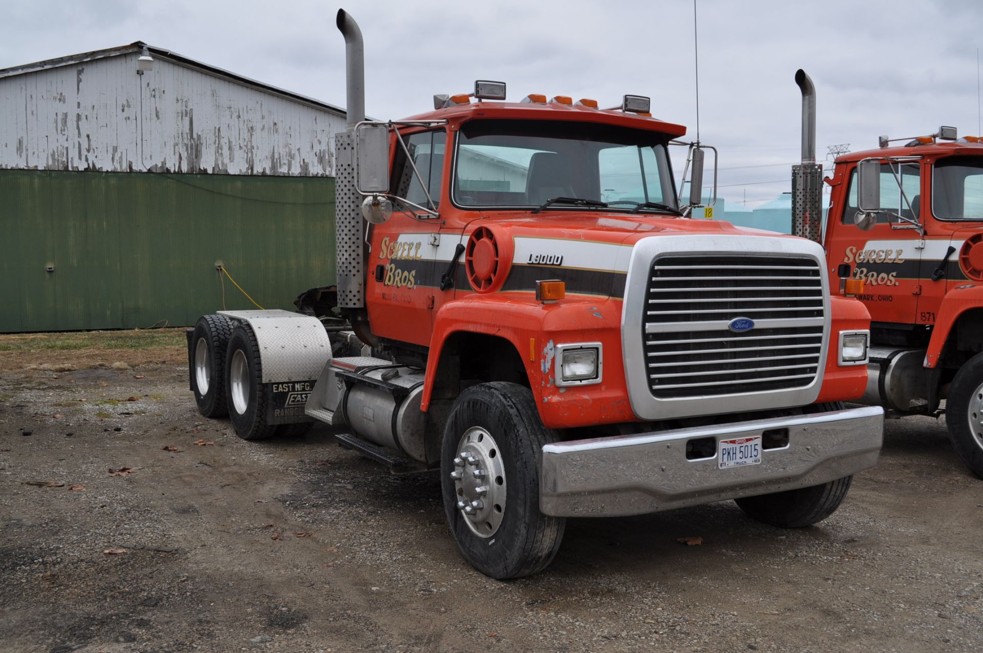1989 Ford L9000 semi truck, day cab, 3406B CAT, 10 speed, spring ride, REBUILT SALVAGE TITLE - Image 2 of 20