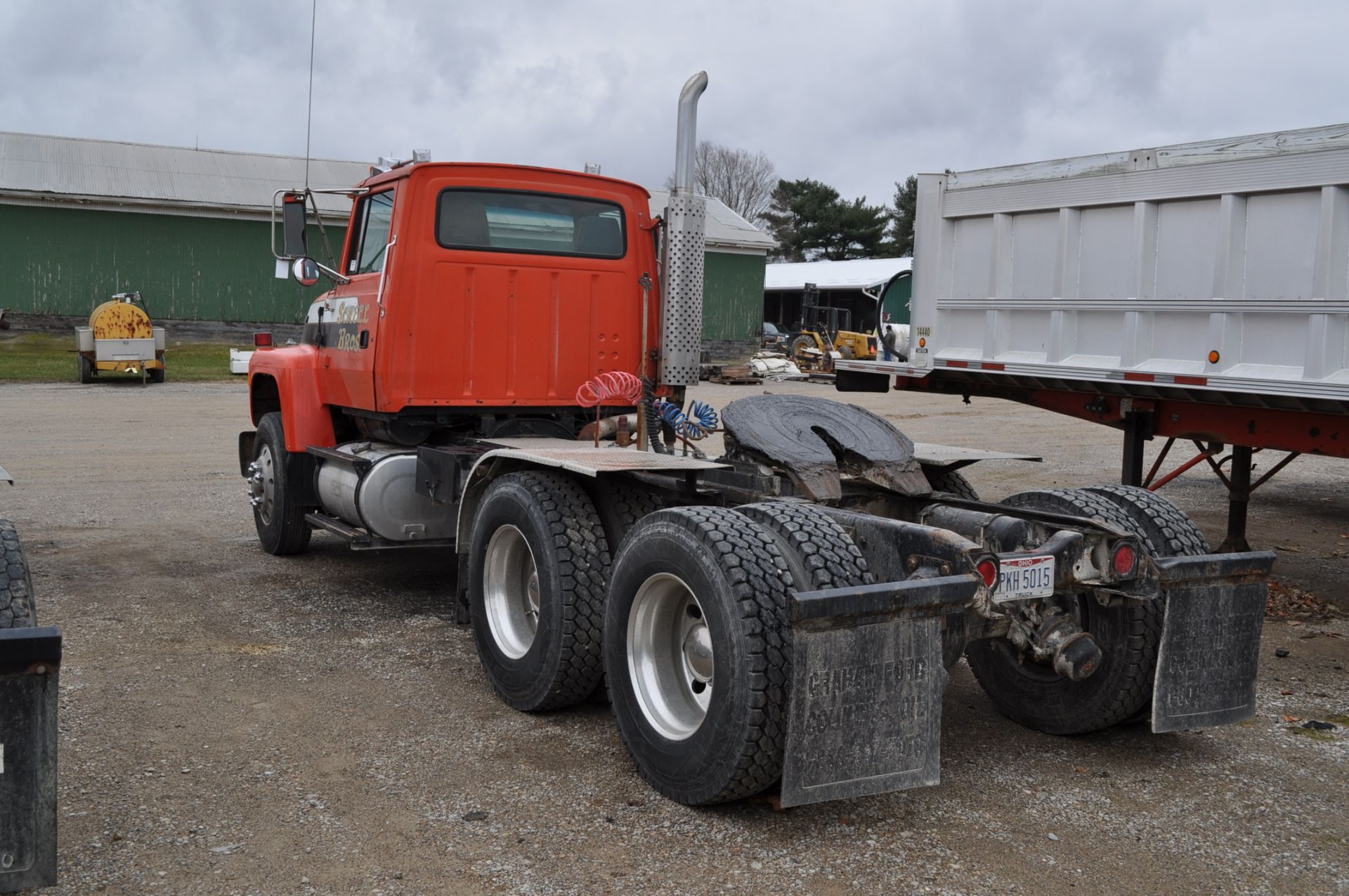 1989 Ford L9000 semi truck, day cab, 3406B CAT, 10 speed, spring ride, REBUILT SALVAGE TITLE - Image 4 of 20