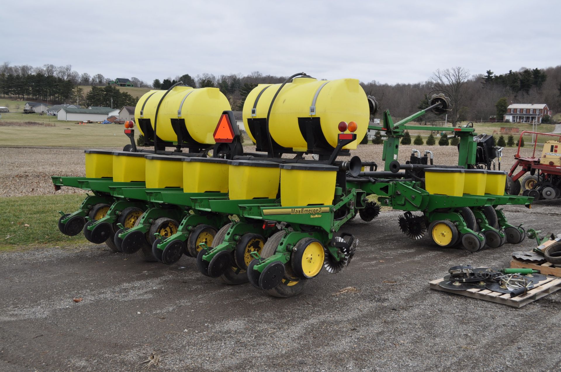 John Deere 7200 conservation 12x30” planter, front fold, no-till coulters, ME 2-row units, 1.5 bu - Image 4 of 12