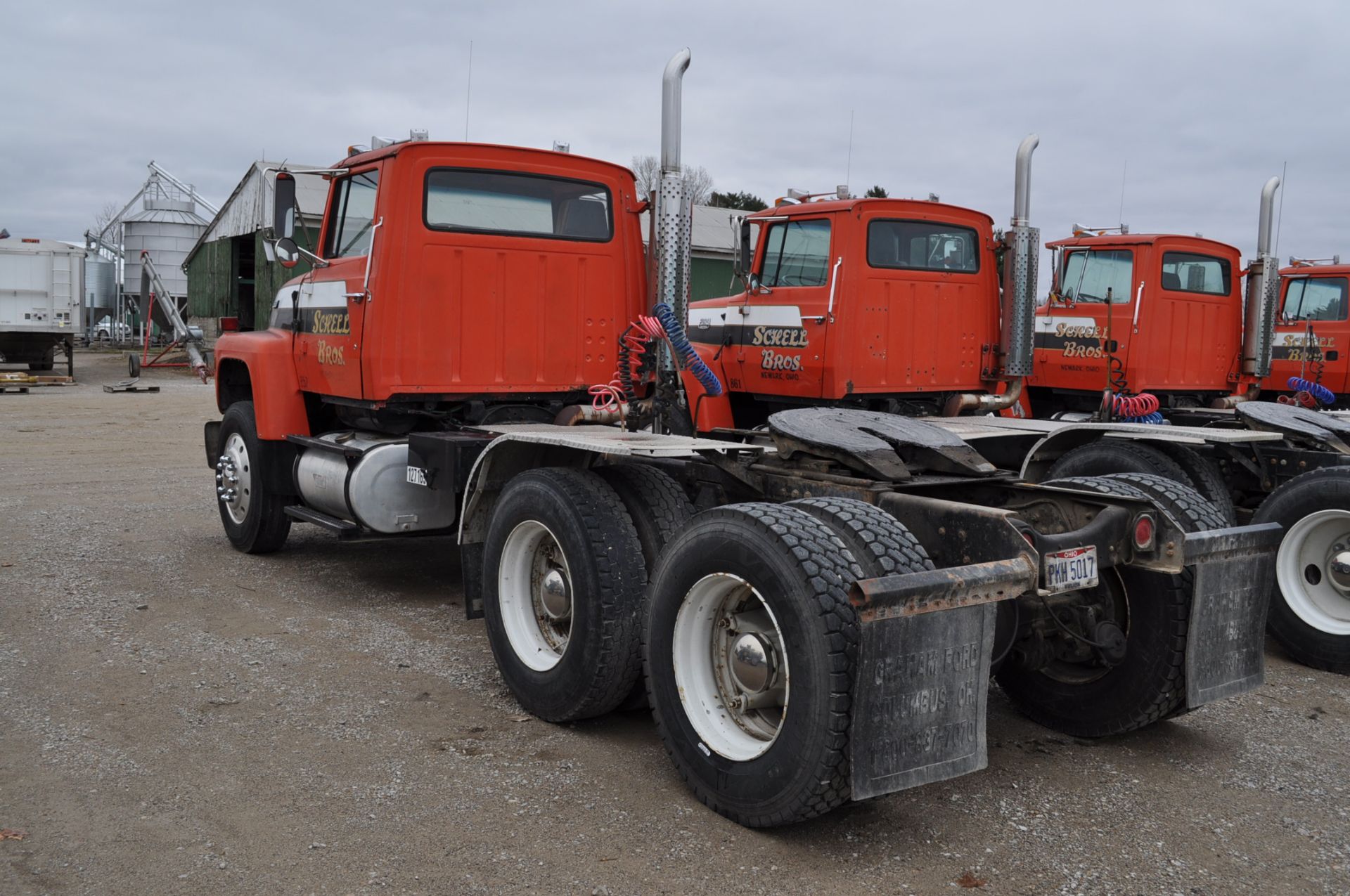 1985 Ford L9000 semi truck, day cab, Cummins NTC-350, Eaton 13-spd, pto, 2-line wet kit, 200” WB, - Image 4 of 19