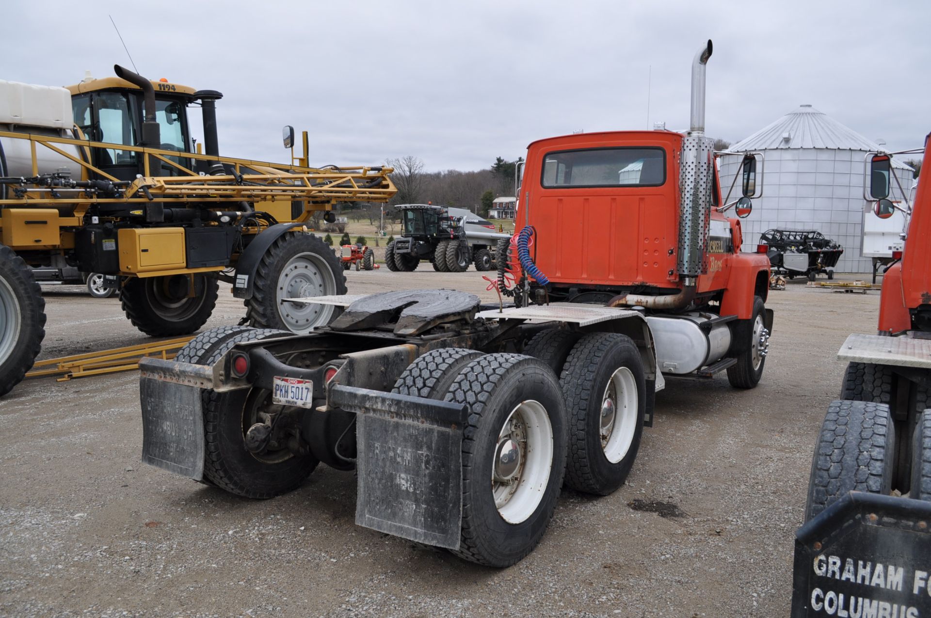 1985 Ford L9000 semi truck, day cab, Cummins NTC-350, Eaton 13-spd, pto, 2-line wet kit, 200” WB, - Image 3 of 19