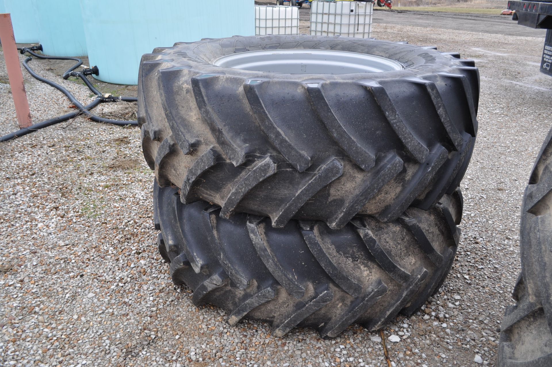 RoGator 1194 sprayer, Michelin VF 380/90 R 46 spray bib tires, 650/65 R 38 floater tires, 90’ booms, - Image 18 of 32