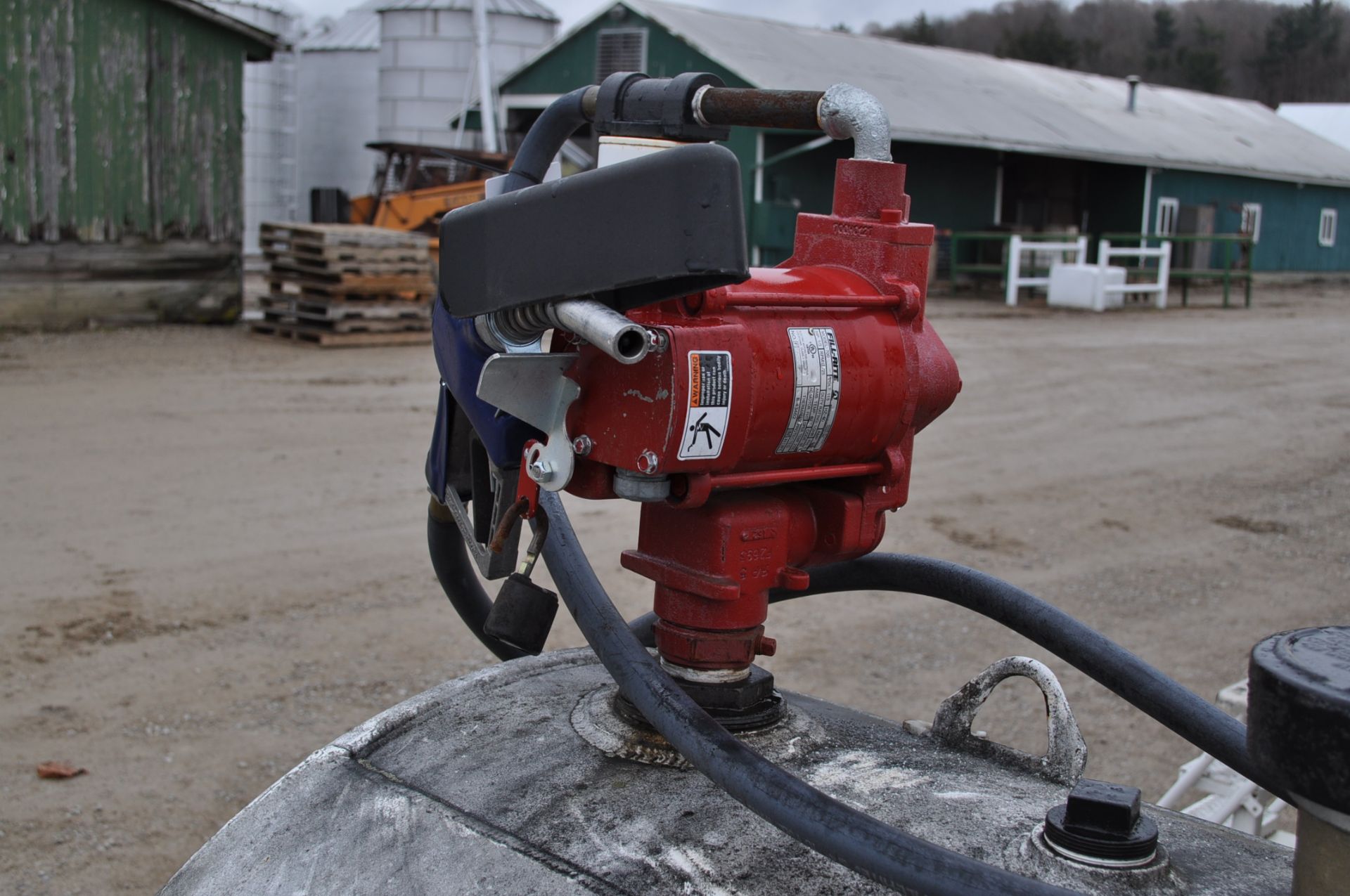 300 gallon dual wall flame-shield fuel tank, on skid, Fill-rite 20 GPM 110v pump, auto nozzle - Image 6 of 8