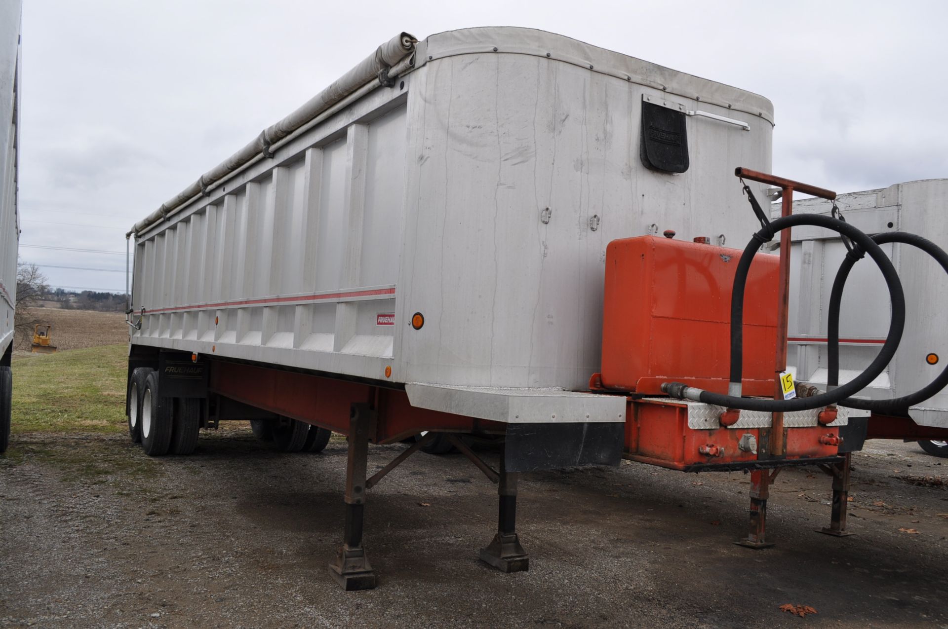 1986 33’ Fruehauf end dump aluminum trailer, 35’ steel frame, tandem axle, 11 R 24.5 tires, disc - Image 2 of 9