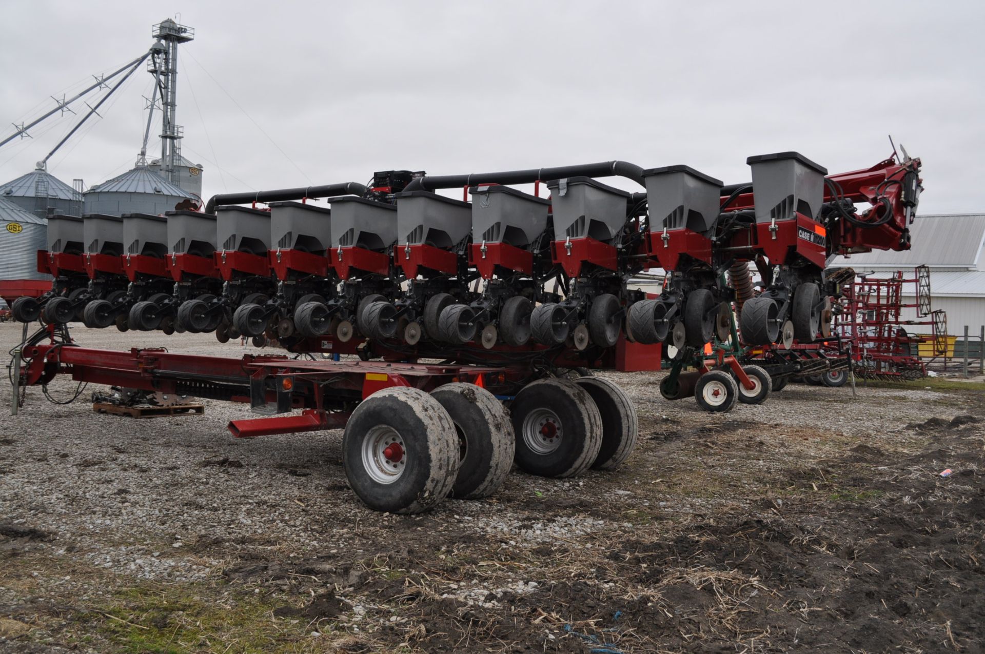 CIH 1200PT AFS Corn Planter 12R-30” Liquid, Sunco DBL Disc unit mid fert coulters, plumbed for pop - Image 4 of 19