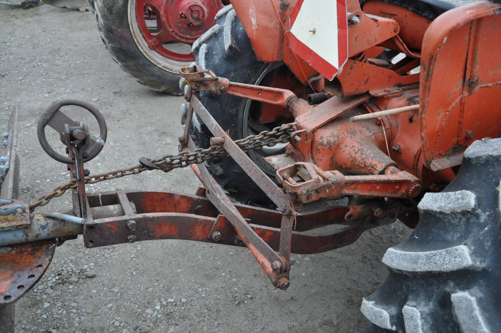 Allis-Chalmers D17 tractor, 12.4R28 rear tires, 540 PTO, snap coupler, sells with 9' blade, no - Image 11 of 14