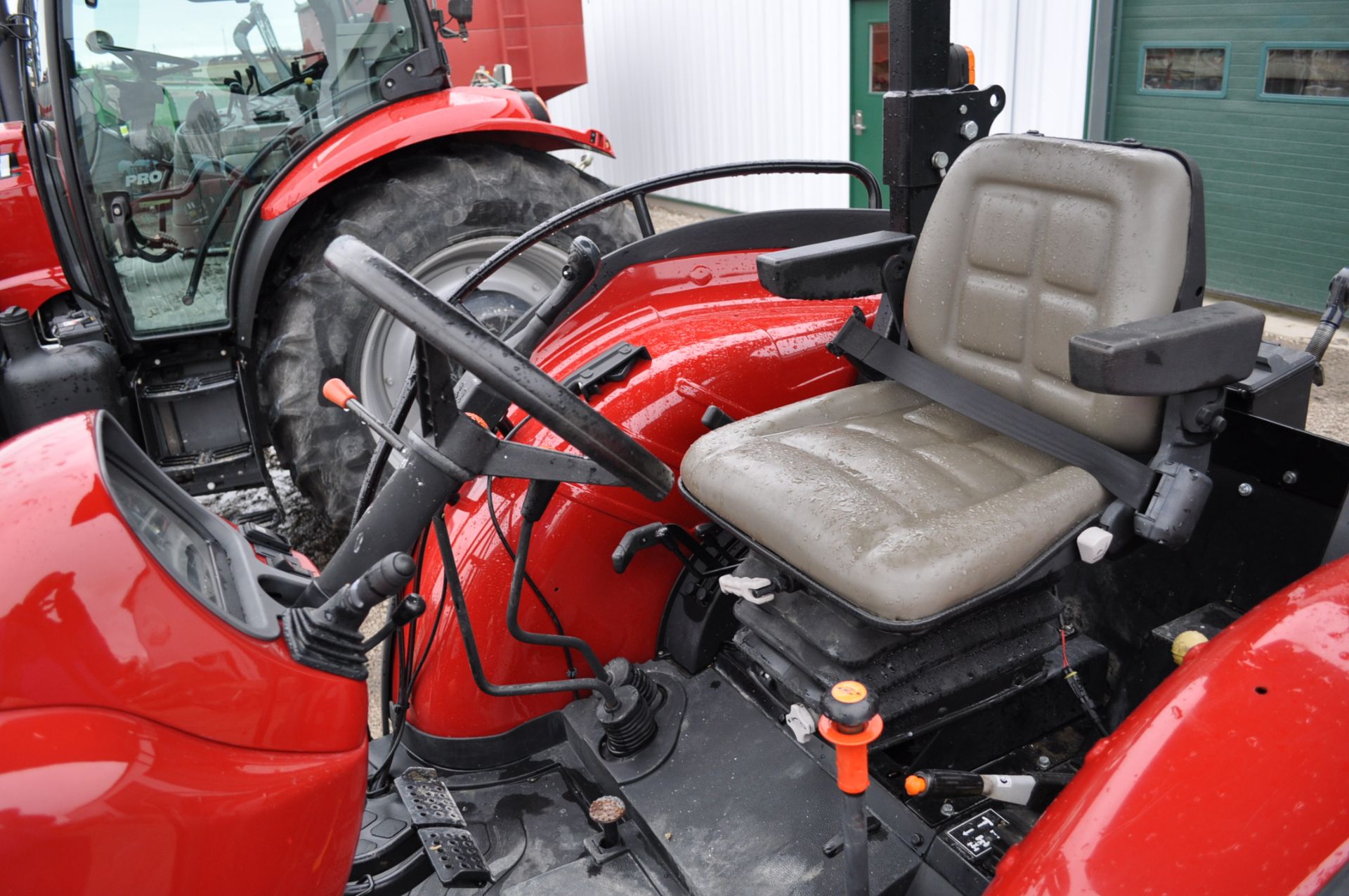 CIH Farmall 95 MFWD, open station, 2 remotes, 3pt, 540/1000 pto, rear wts, loader brackets & Joy - Image 17 of 21