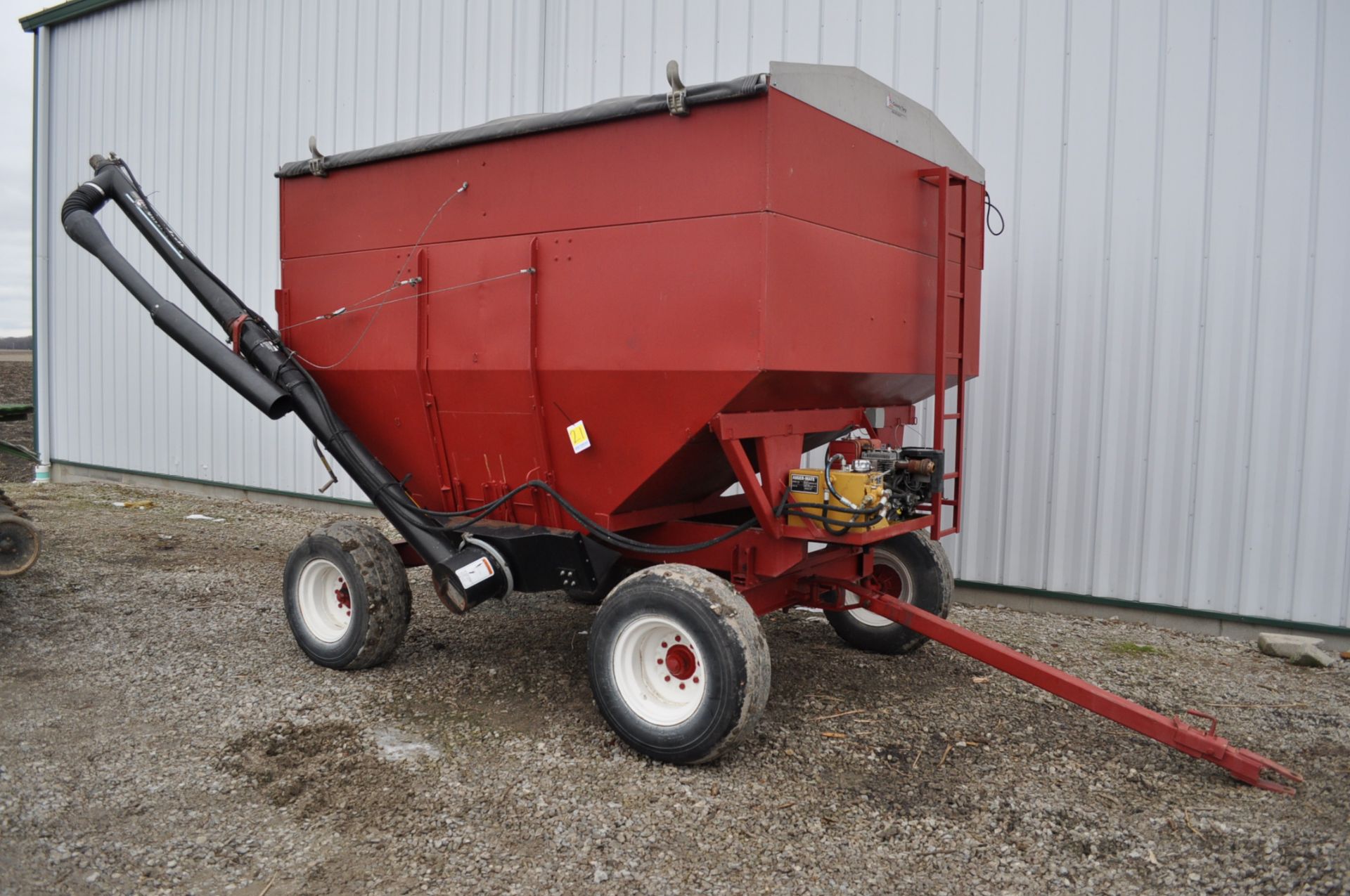 UM Seed Wagon w/ Gear Dual Compartment w/ brush auger, porta power, roll tarp