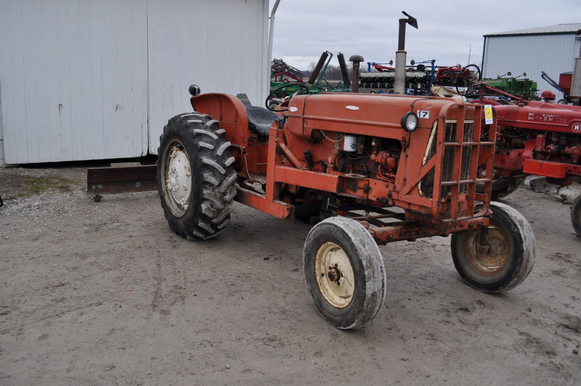 Allis-Chalmers D17 tractor, 12.4R28 rear tires, 540 PTO, snap coupler, sells with 9' blade, no - Image 2 of 14