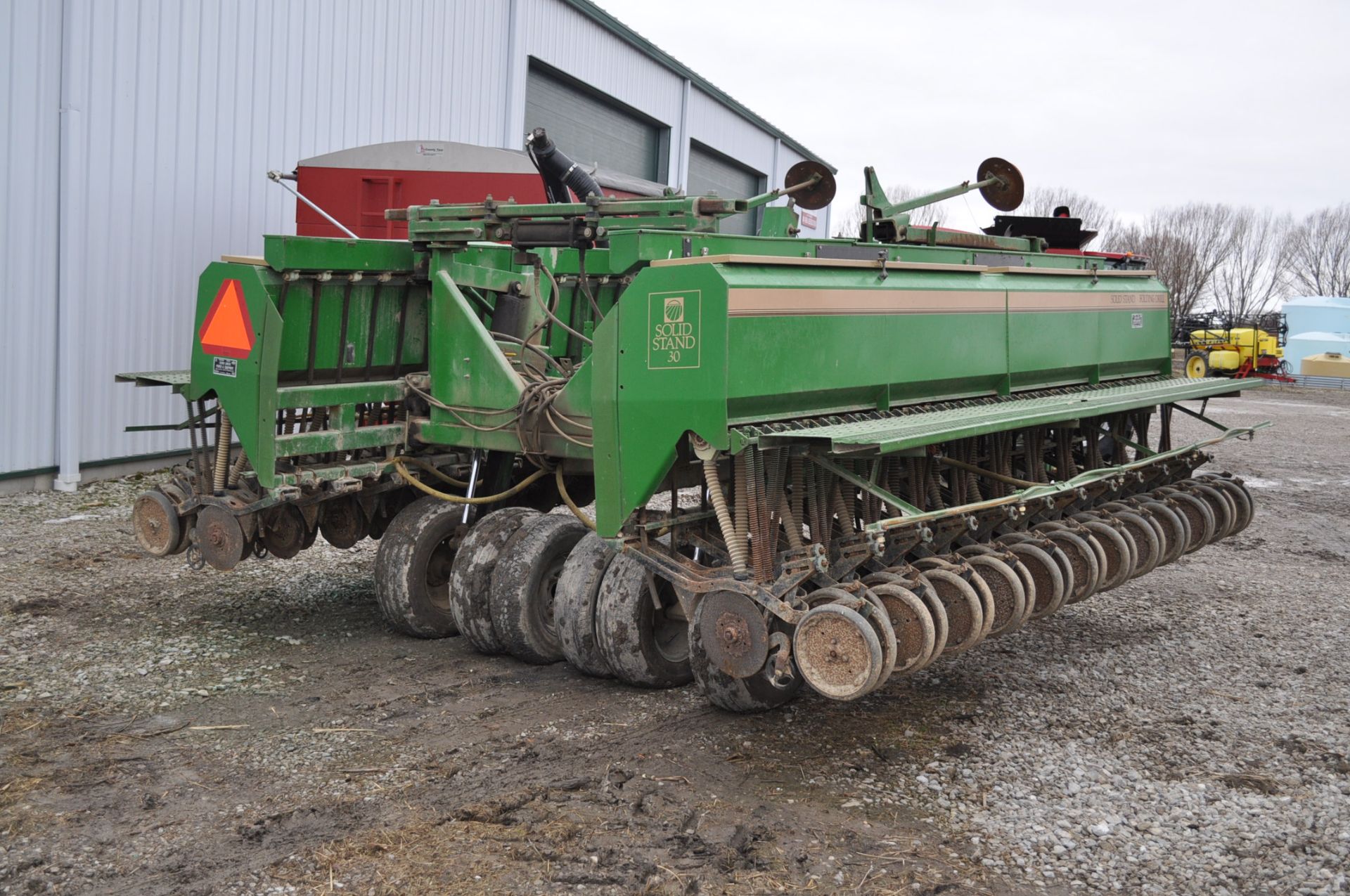 30' Great Plains Solid Stand drill, ground drive, V rubber closing wheels, markers, extra - Image 3 of 13