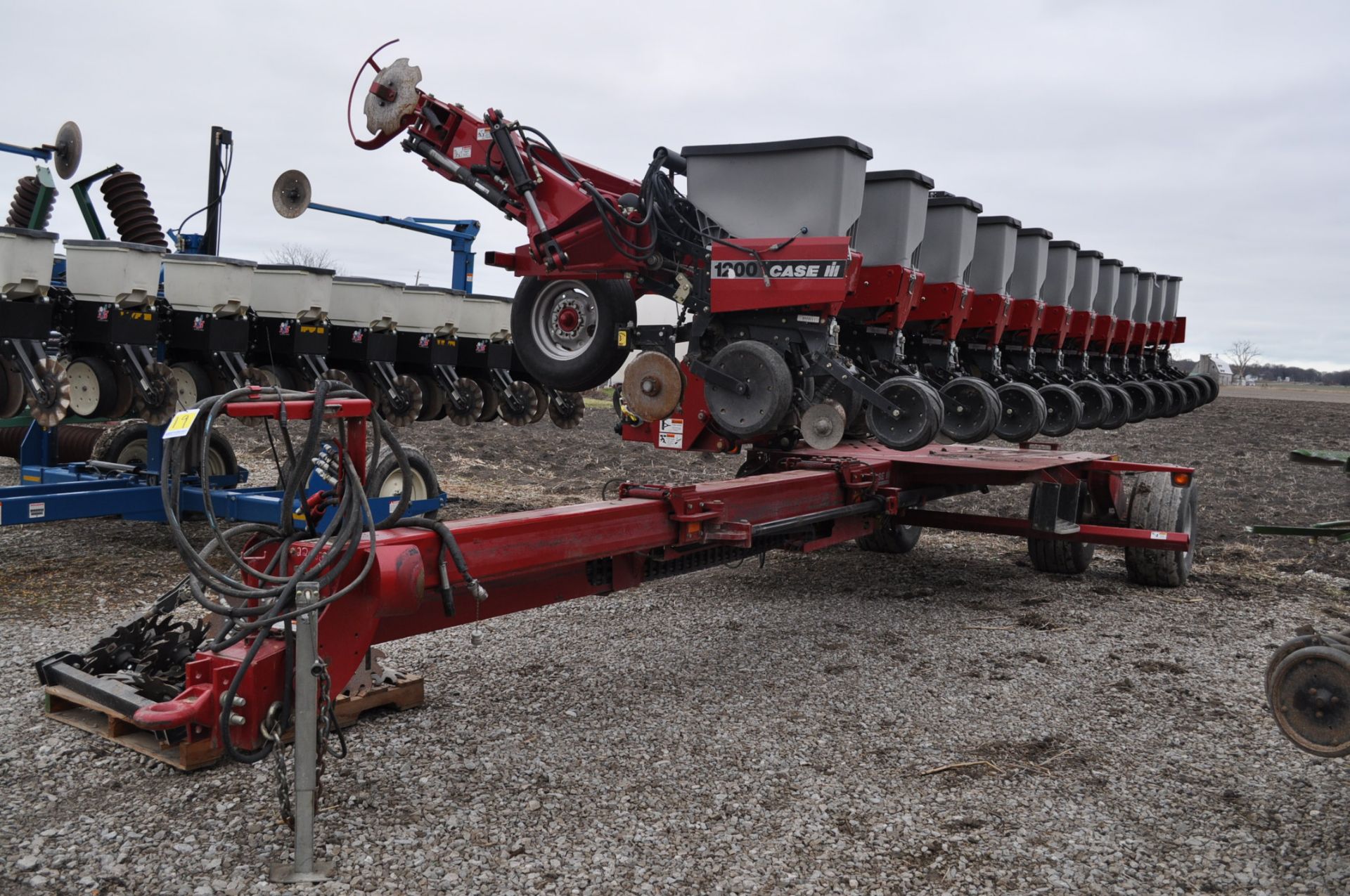 CIH 1200PT AFS Corn Planter 12R-30” Liquid, Sunco DBL Disc unit mid fert coulters, plumbed for pop