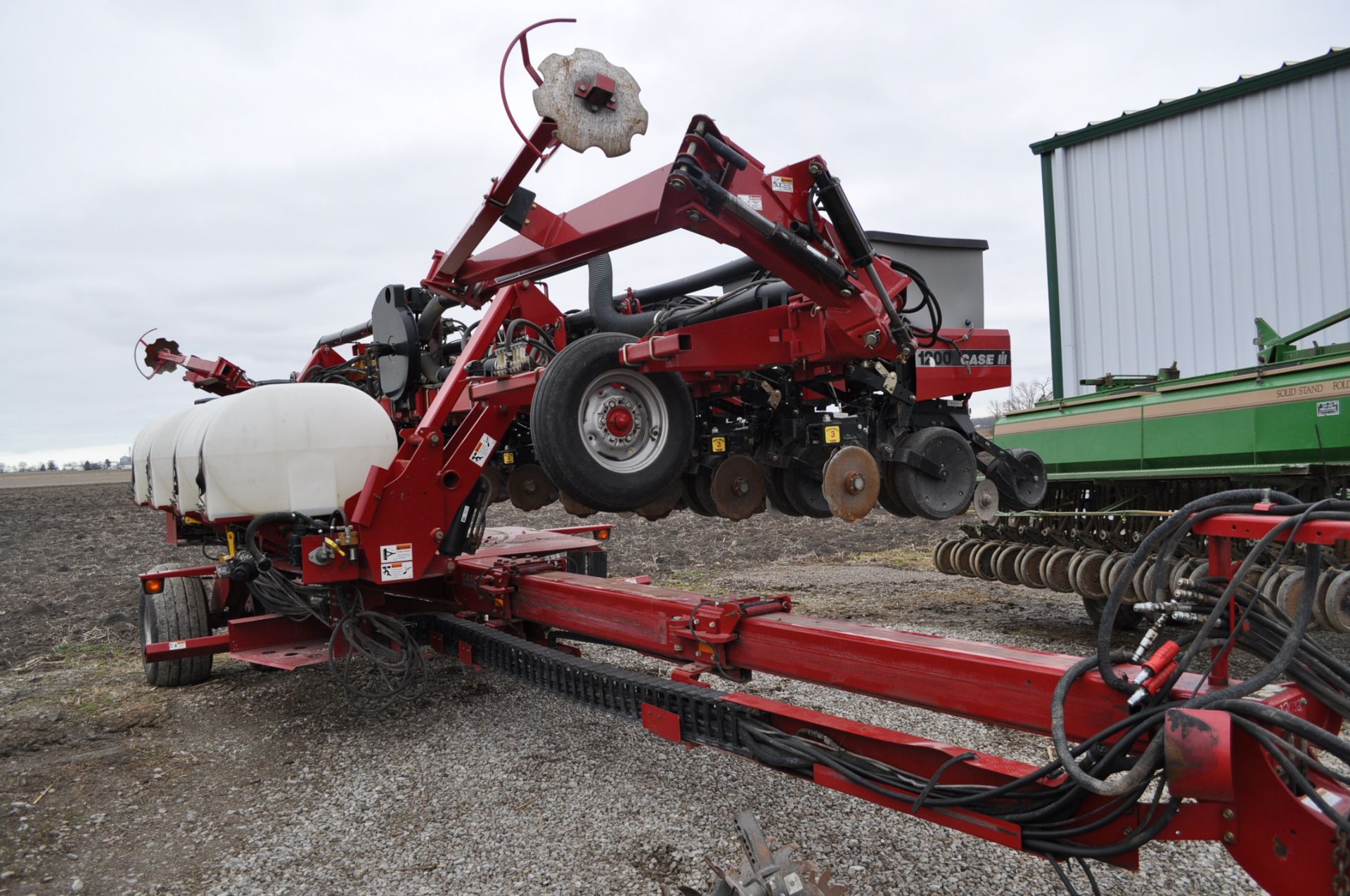 CIH 1200PT AFS Corn Planter 12R-30” Liquid, Sunco DBL Disc unit mid fert coulters, plumbed for pop - Image 2 of 19