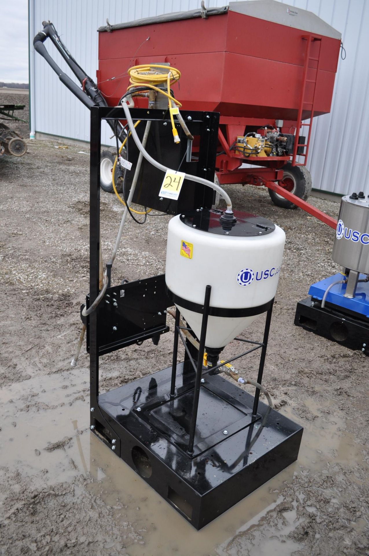 USC 16 gallon Inoculant w/pump & Stand model PSS15P01000, SN# 17862