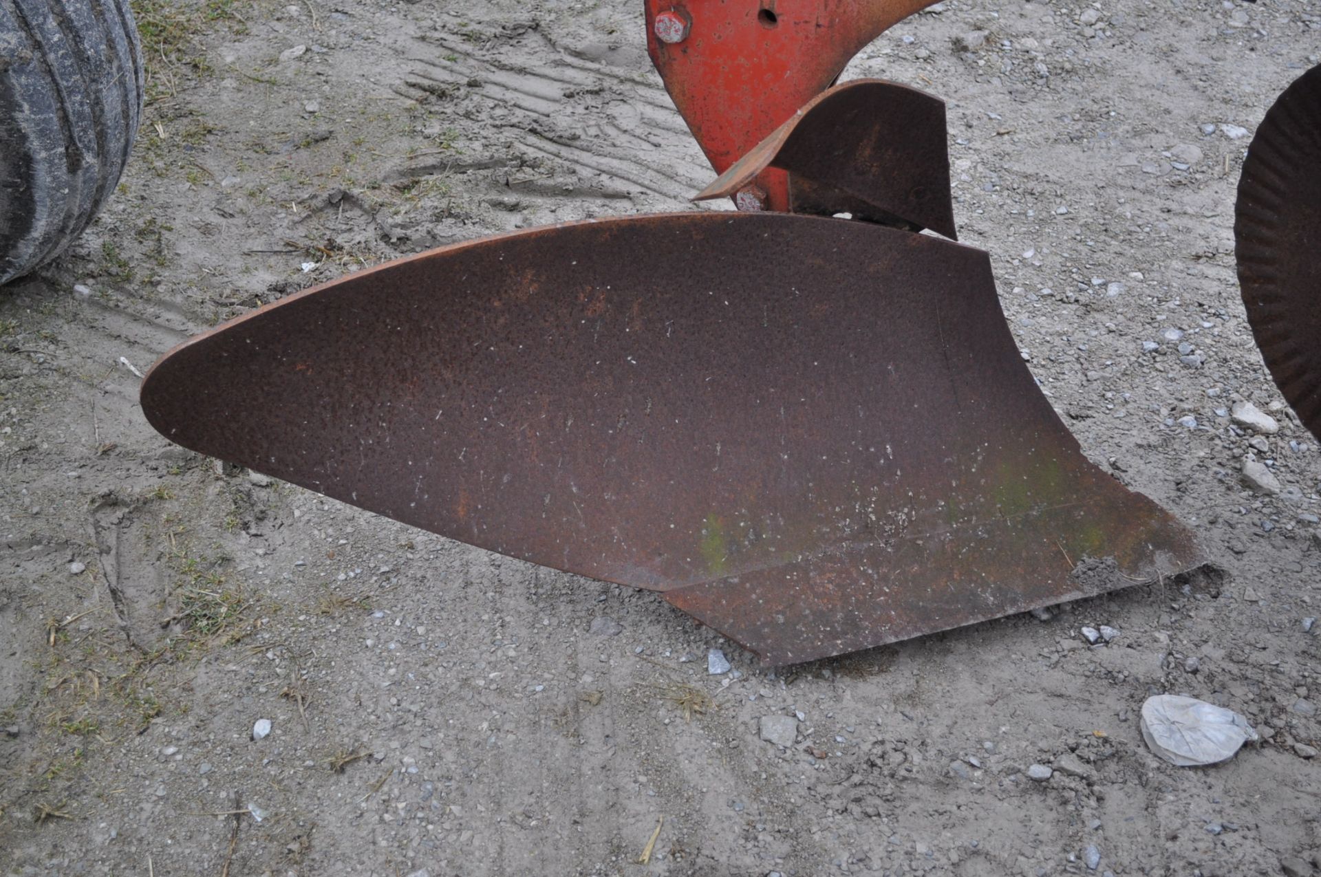 White 588 Plow 5-18” toggle trip - Image 4 of 11